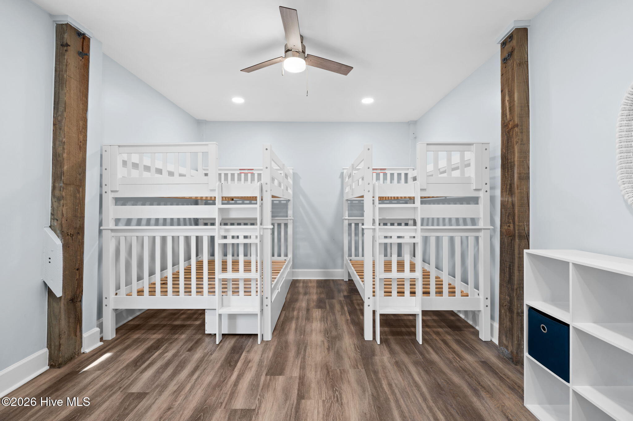 100553863 | Photo 38