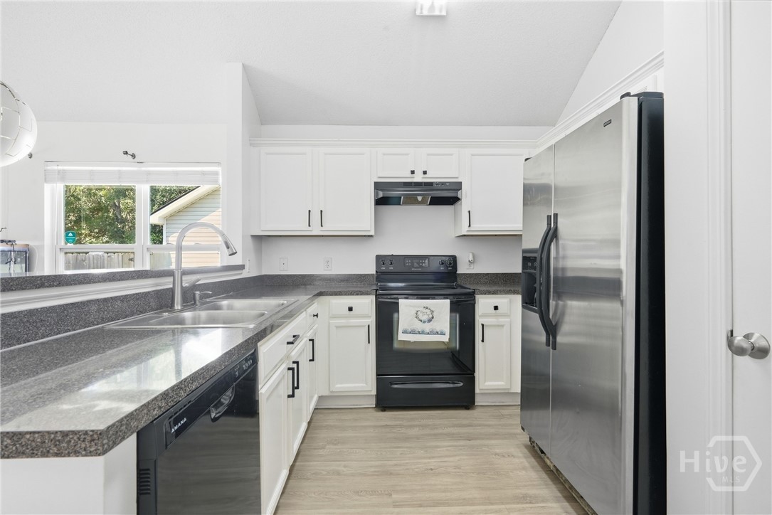 Photo 3 of Single family home for sale at 115 S Circle Dr, Savannah, GA 31405 | MLS# SA364566 | Listing updated on 2026-09-18