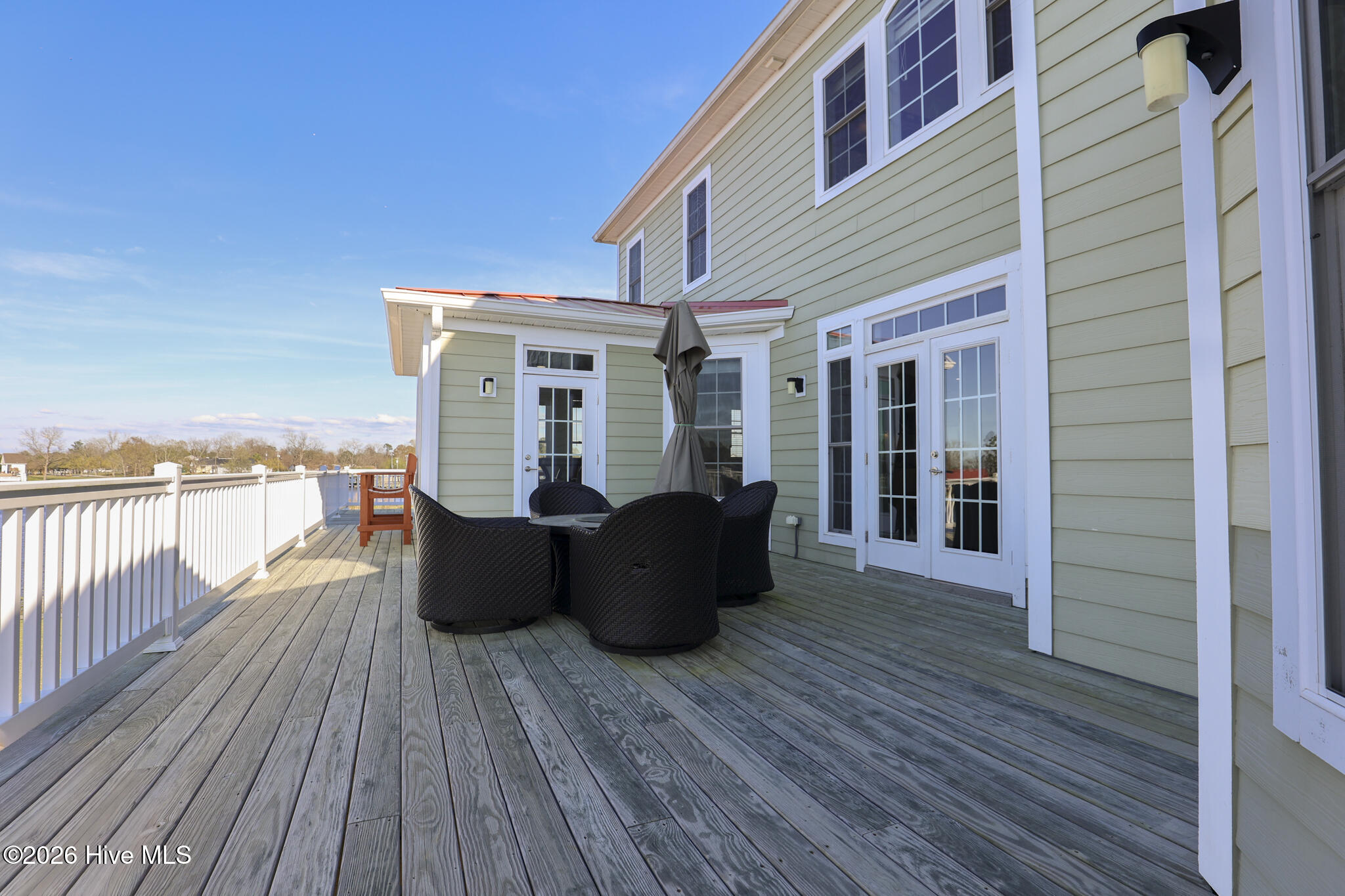 100564297 | Photo 32