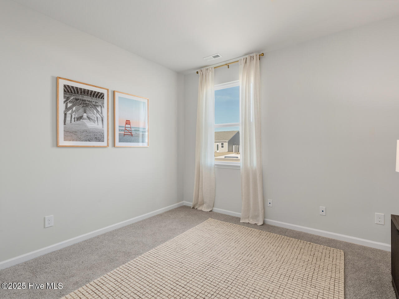 100555726 | Photo 22