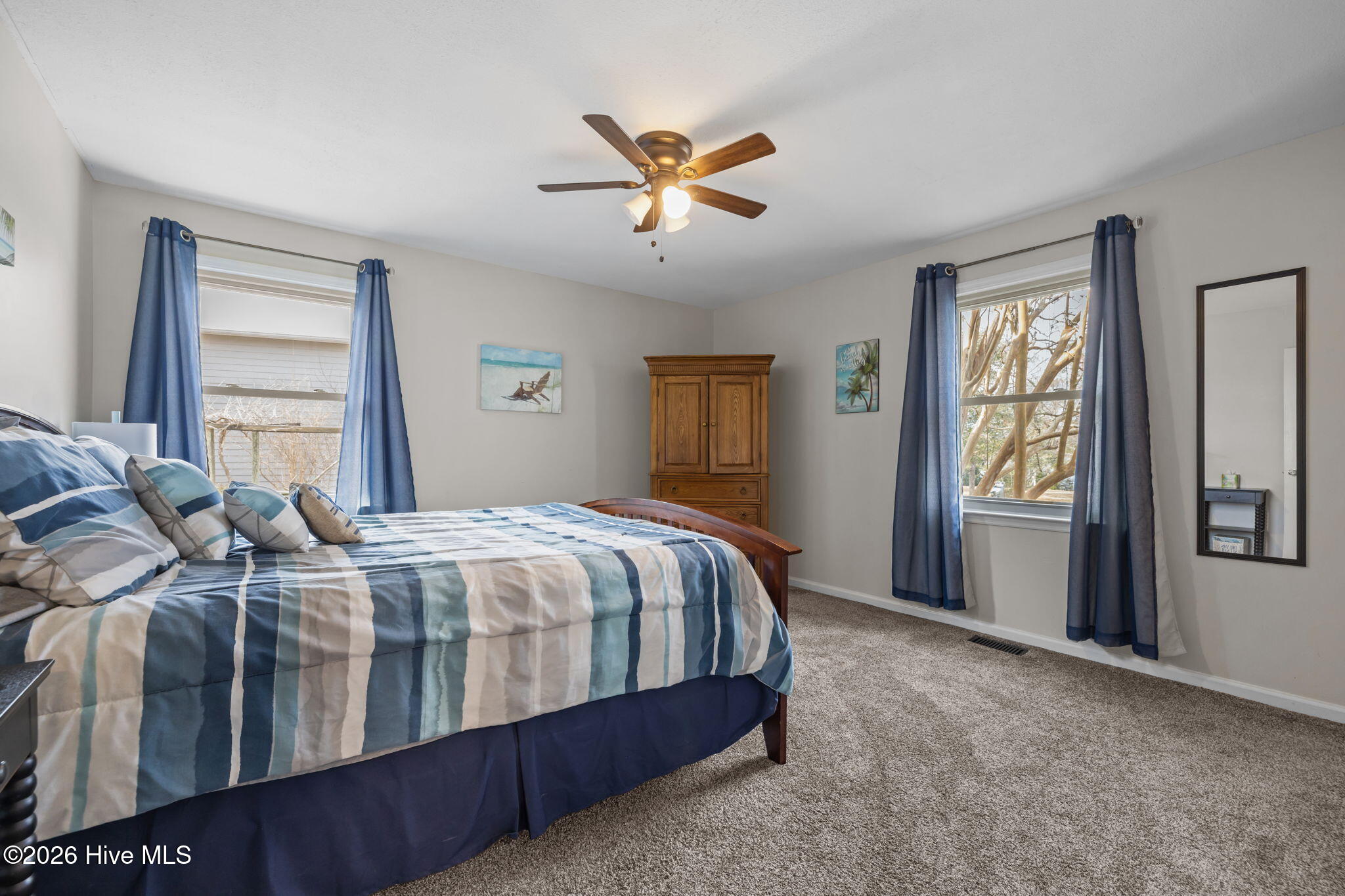 100558947 | Photo 14