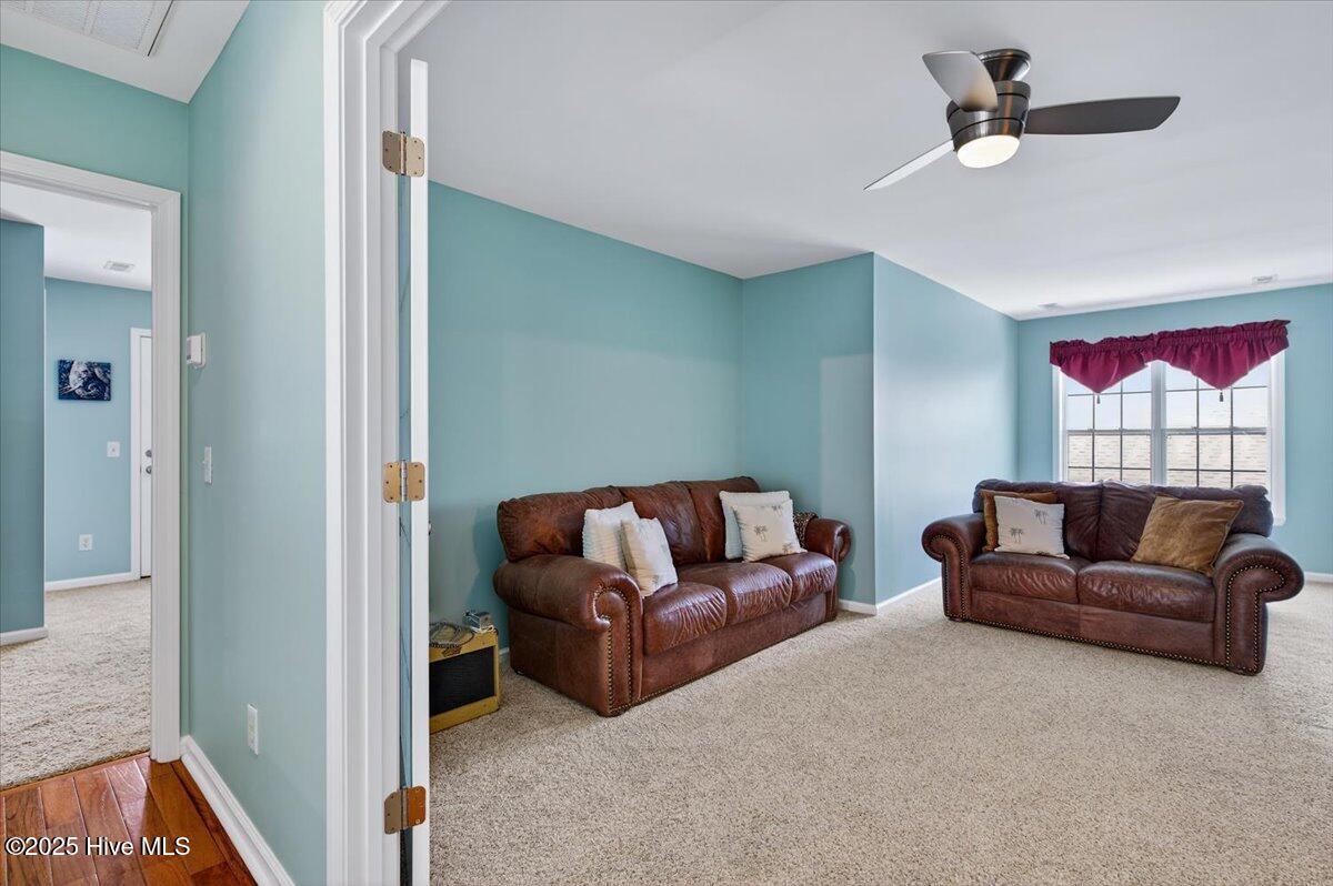 100514945 | Photo 28