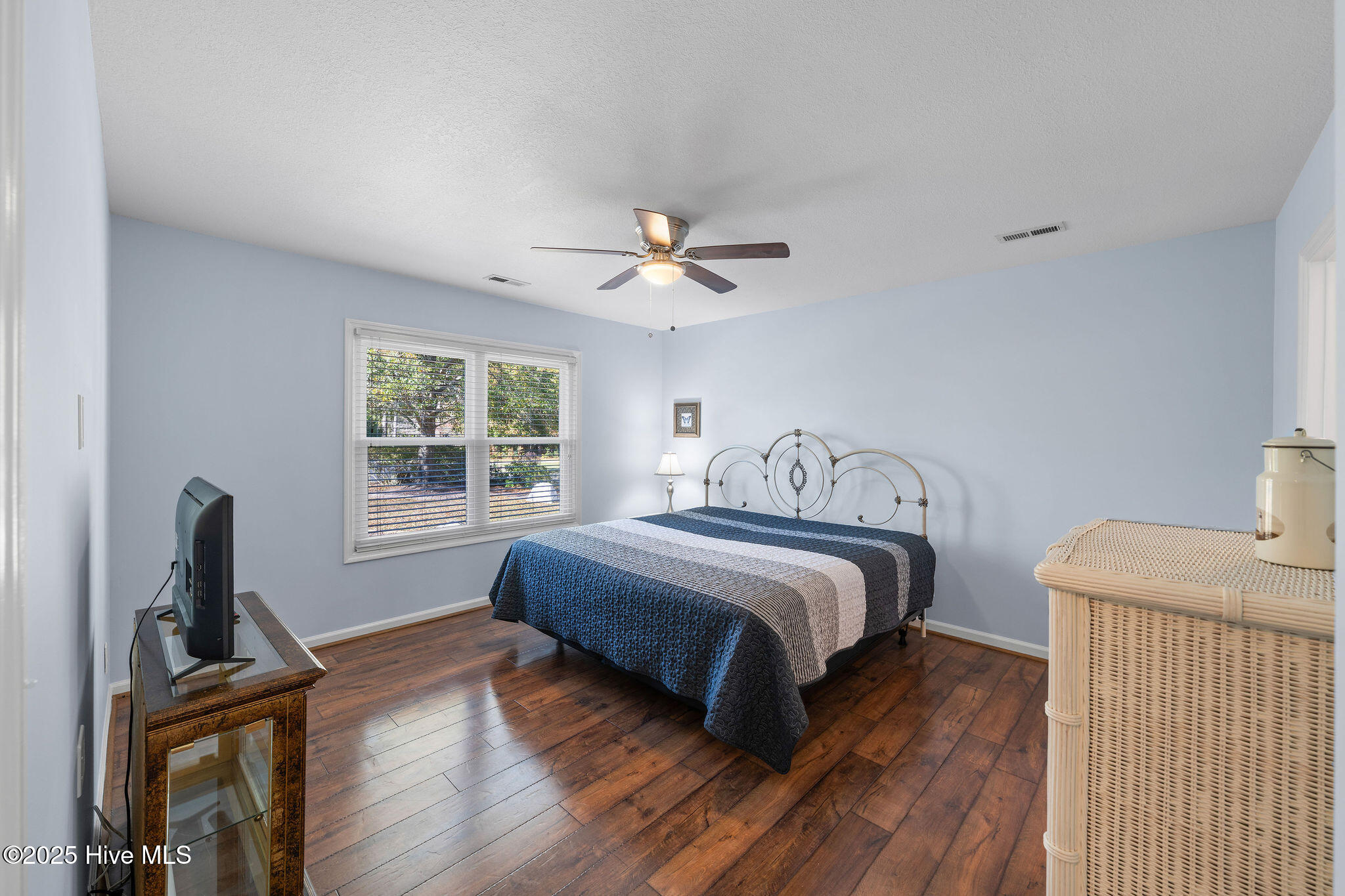 100541401 | Photo 30