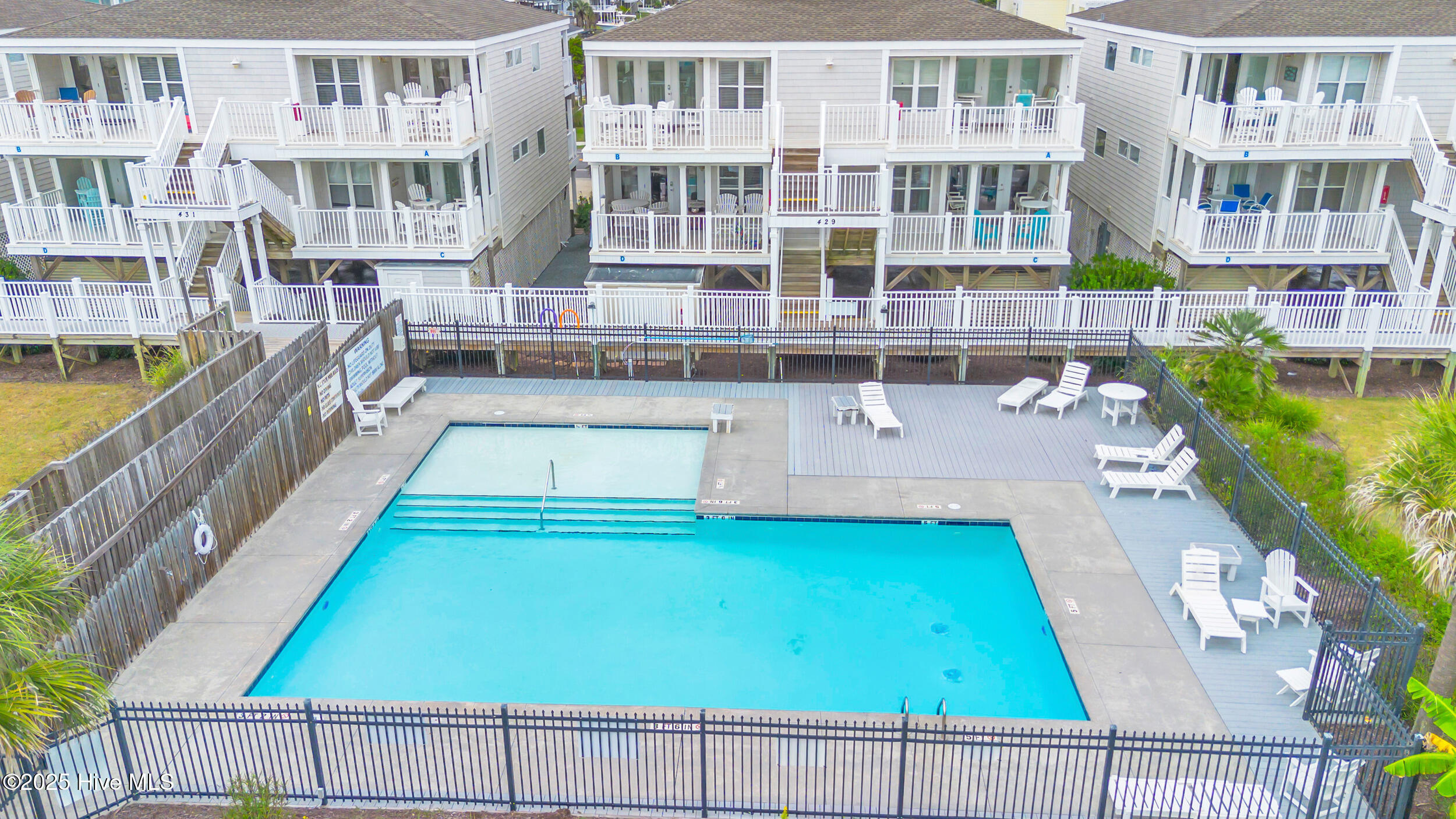 100538531 | Photo 33