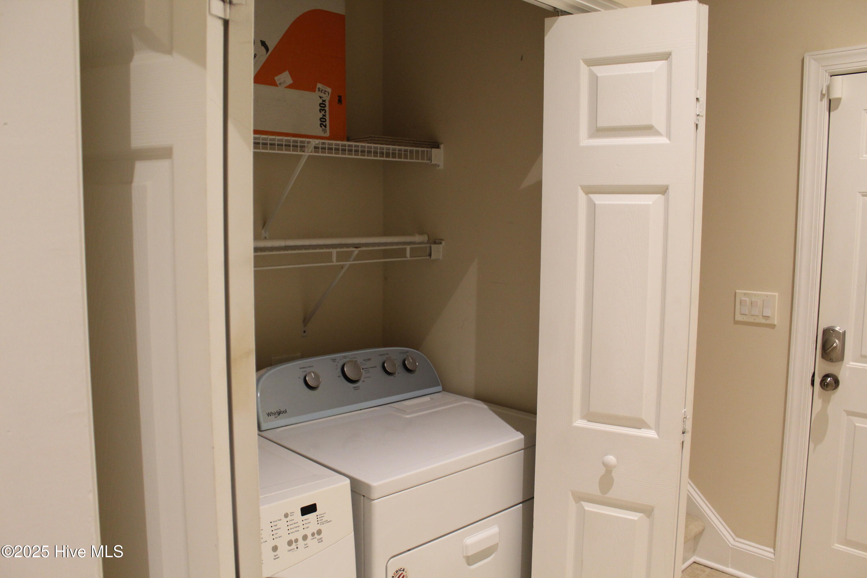 100540386 | Photo 11