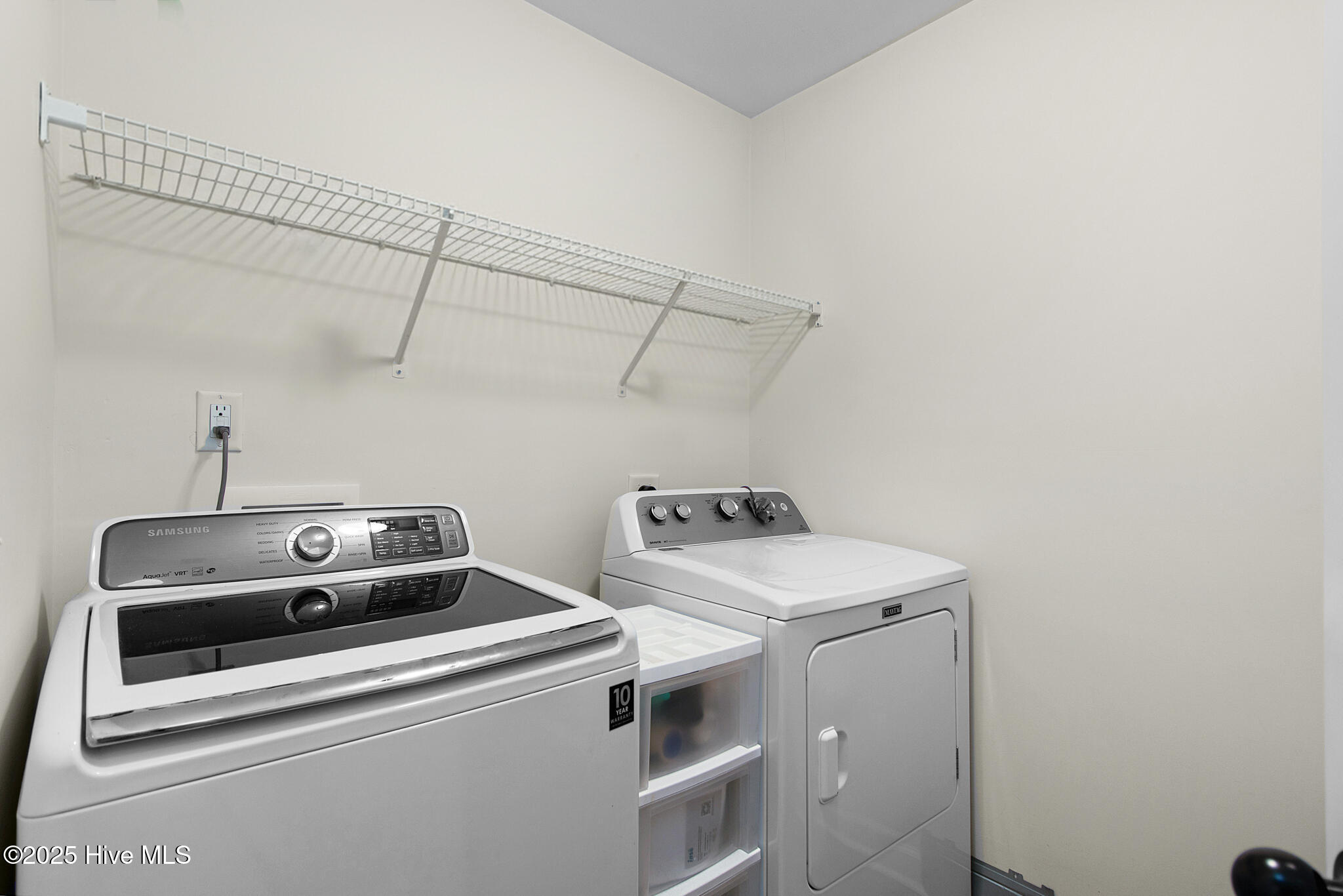 100532125 | Photo 32