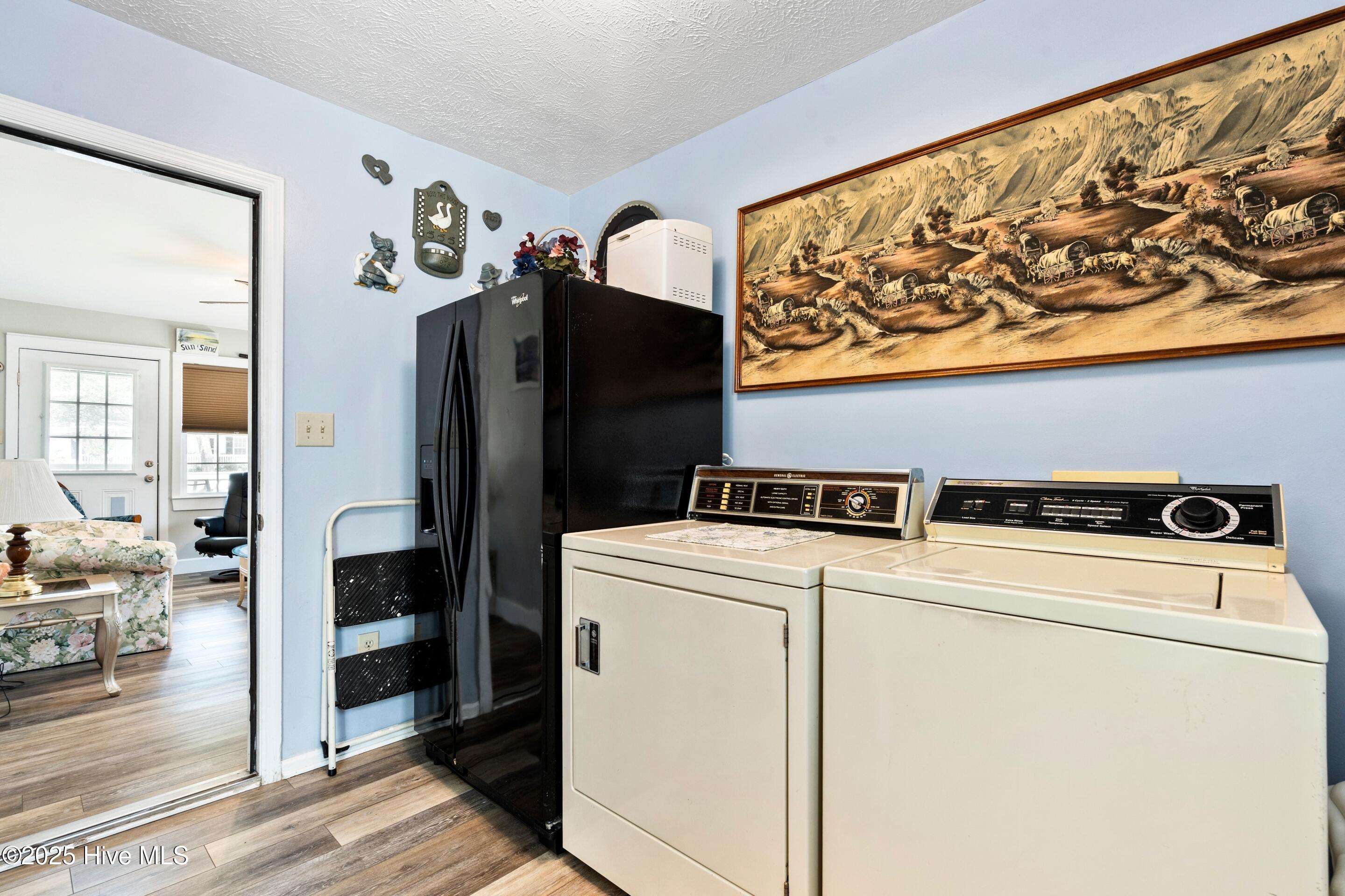 100560876 | Photo 19