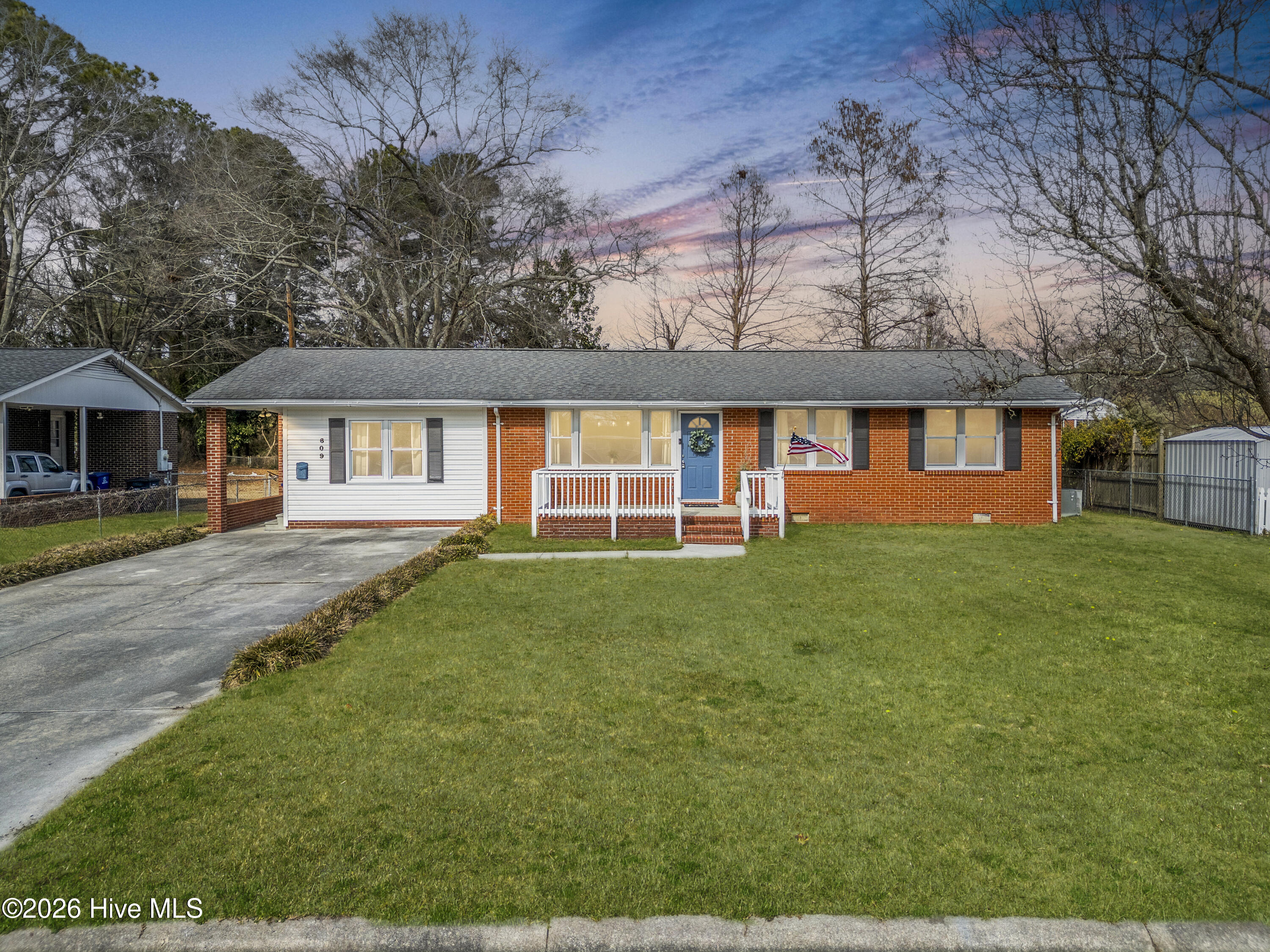 100555407 | Photo 42