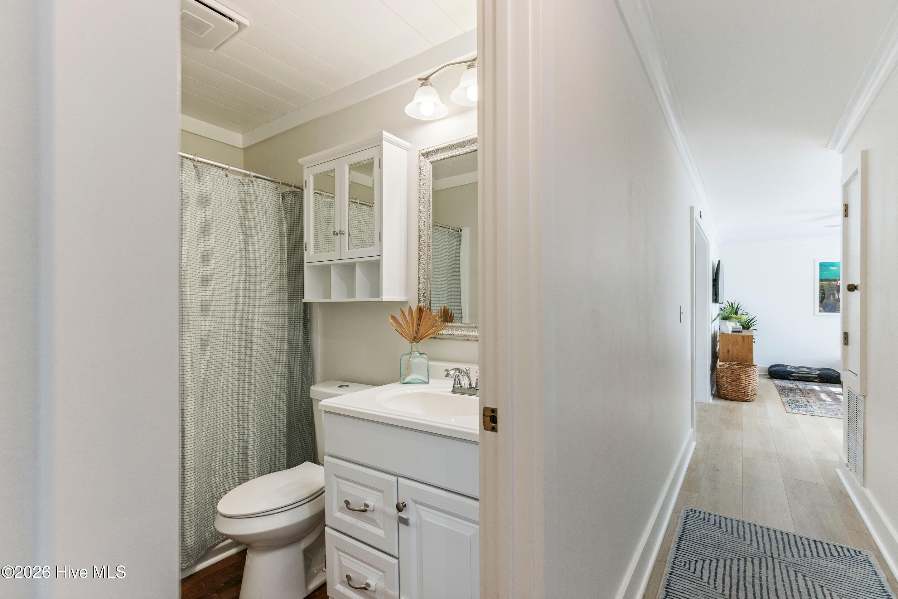 100547942 | Photo 33