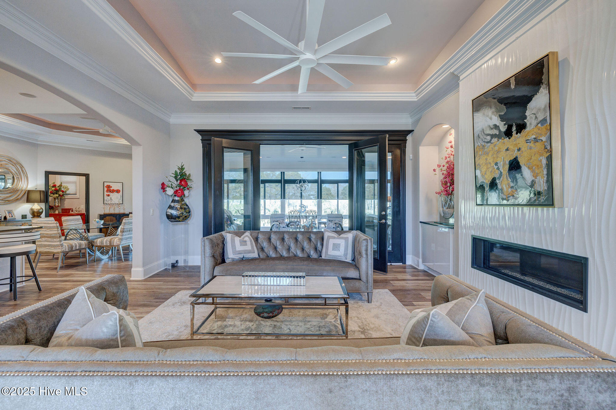 100550746 | Photo 10