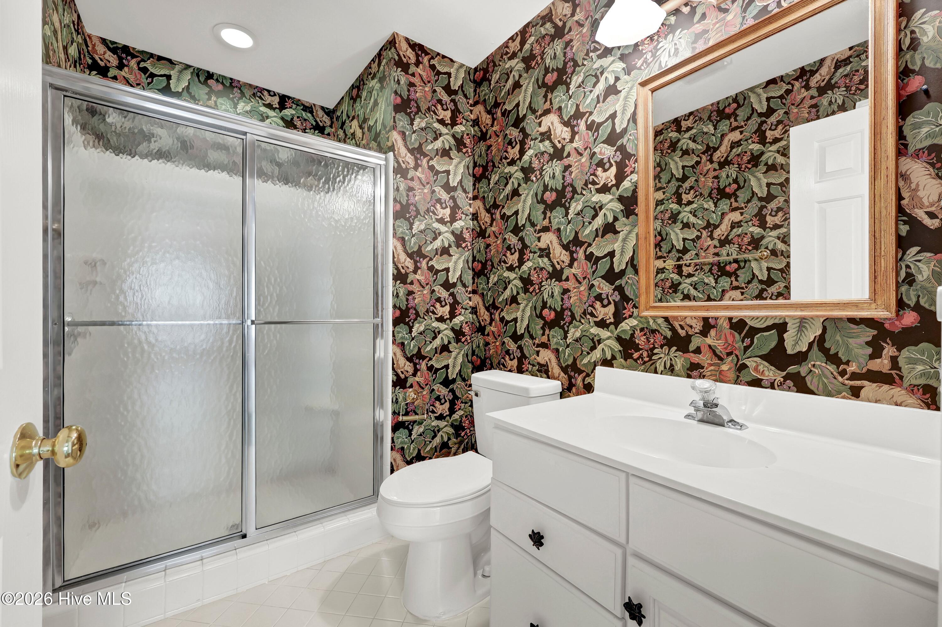 100566096 | Photo 36