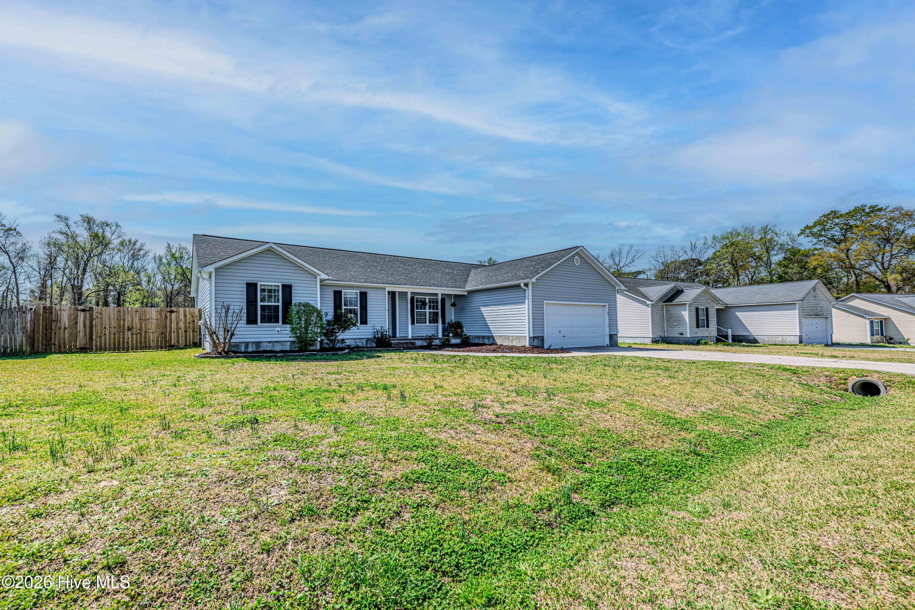 100565701 | Photo 46