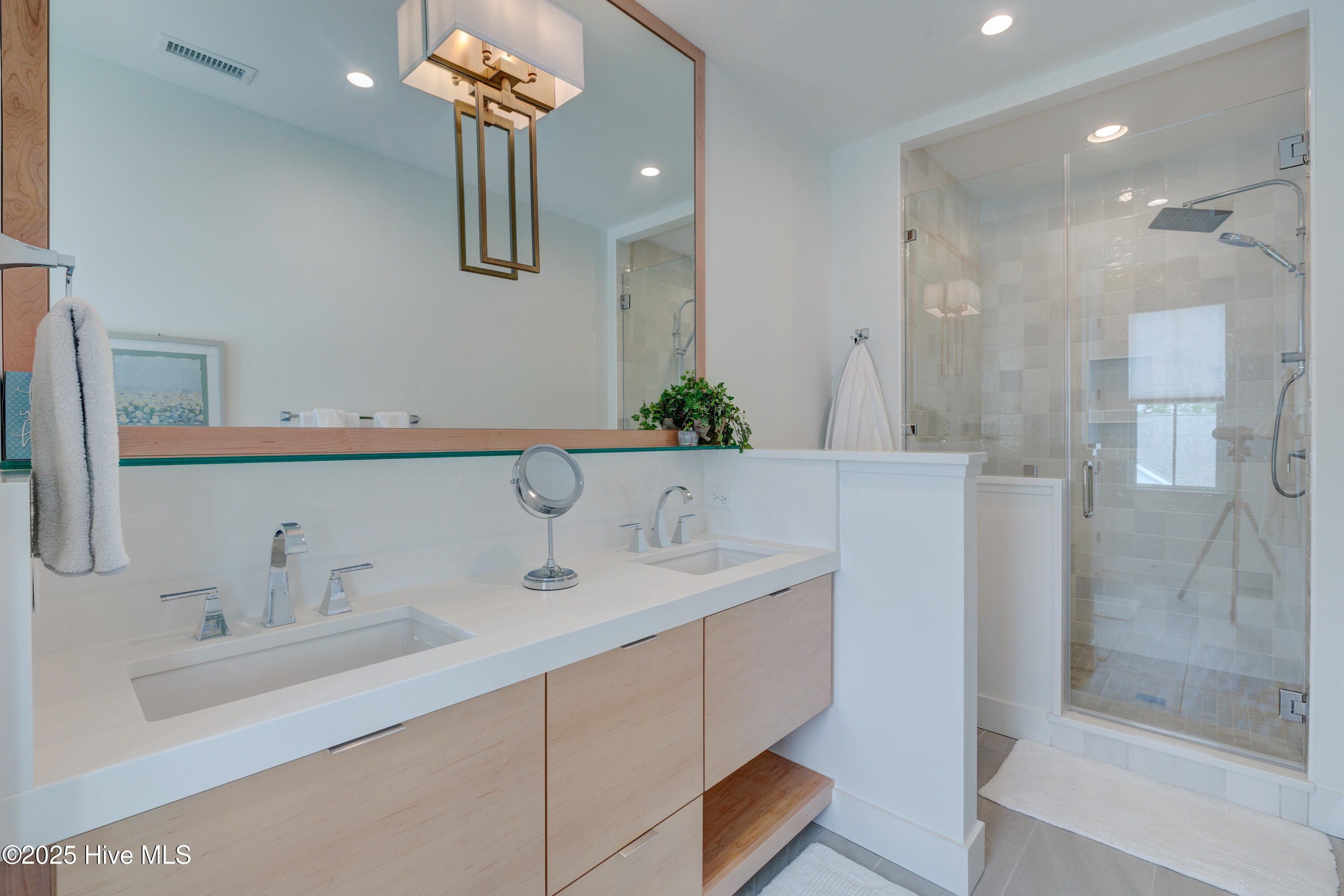 100532923 | Photo 54