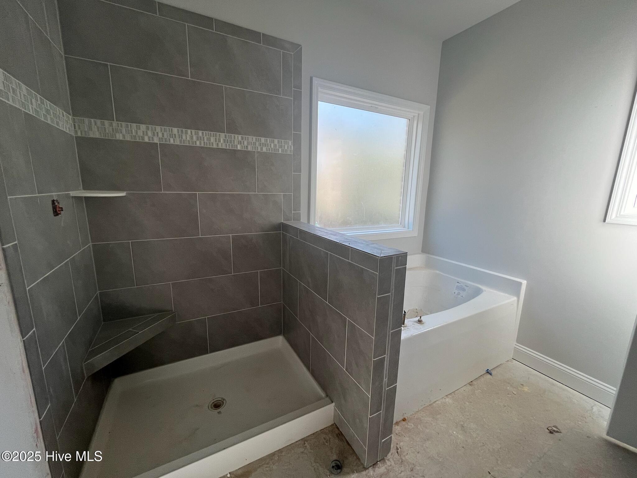 100527021 | Photo 16