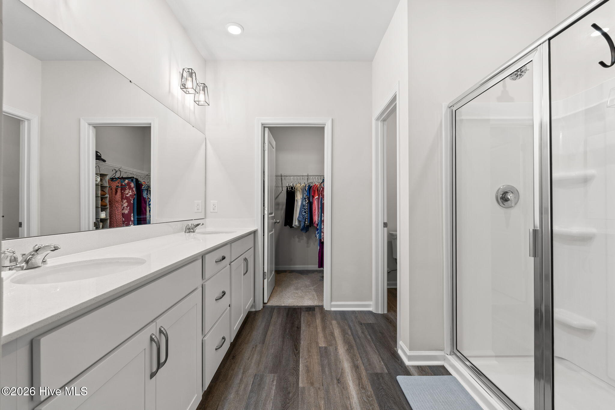 100567065 | Photo 18