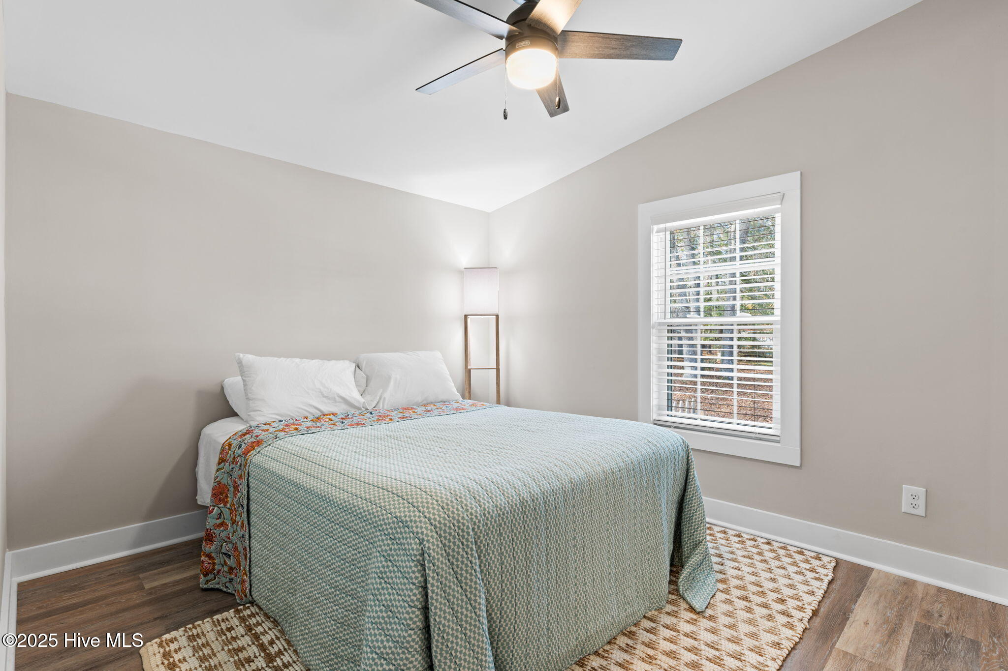 100545066 | Photo 27