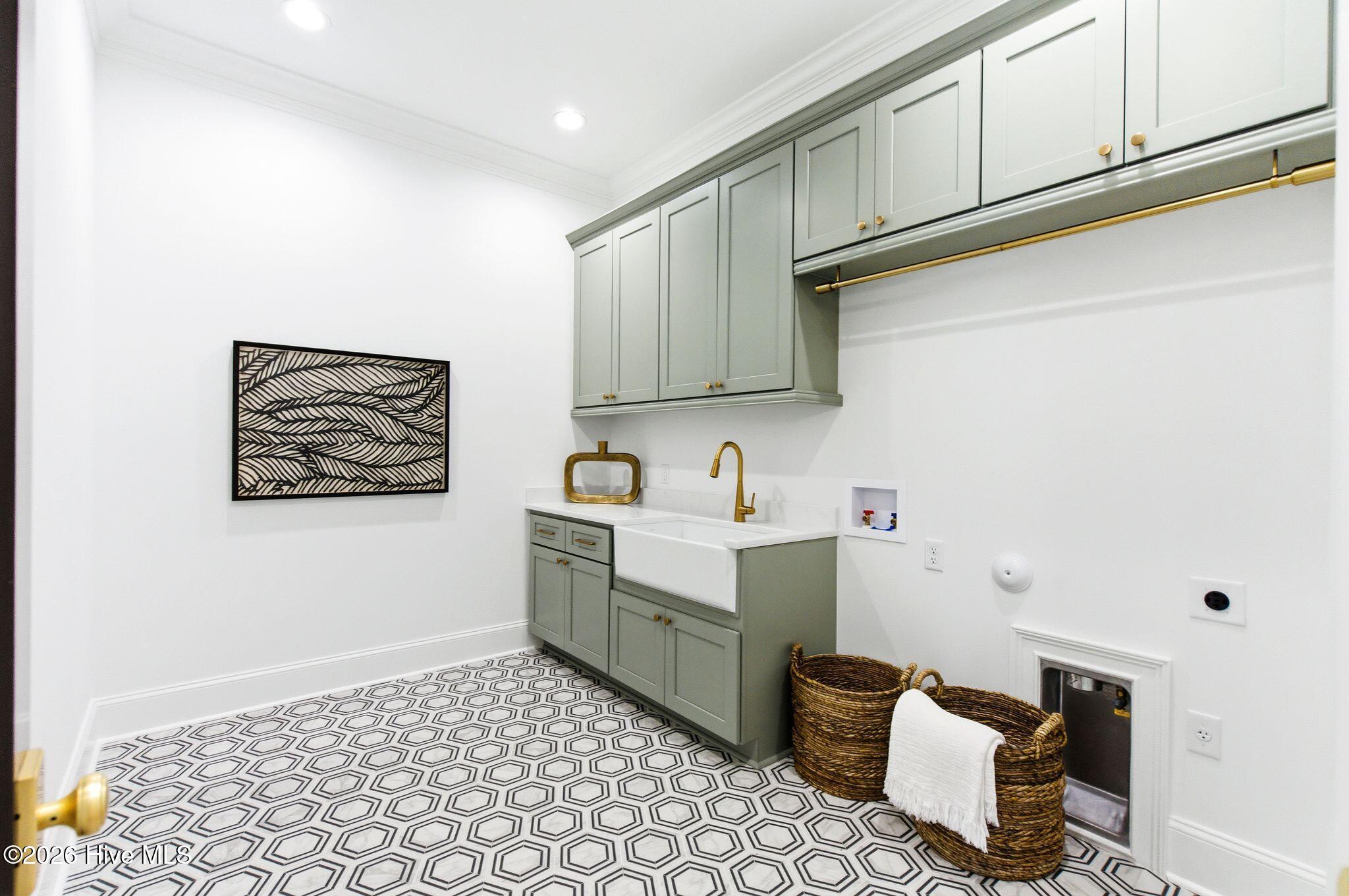 100570119 | Photo 60