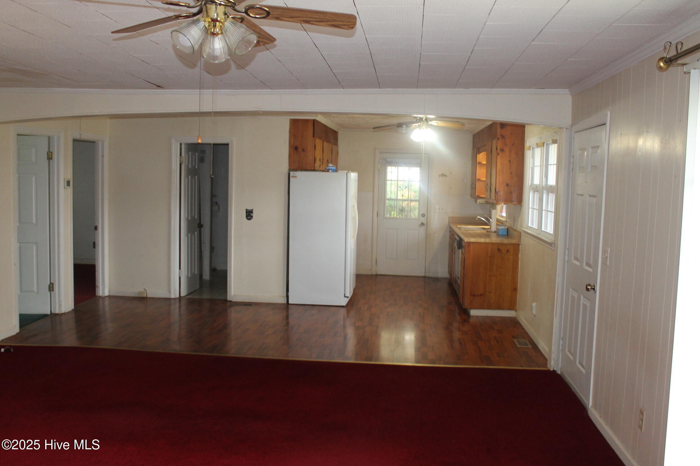 100535737 | Photo 12