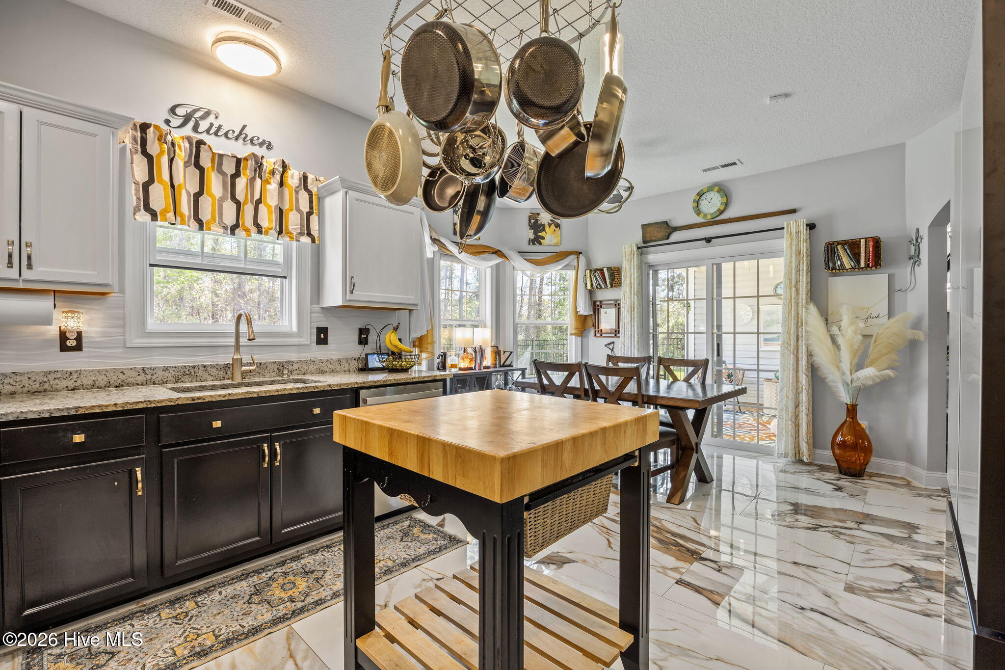 100563665 | Photo 20