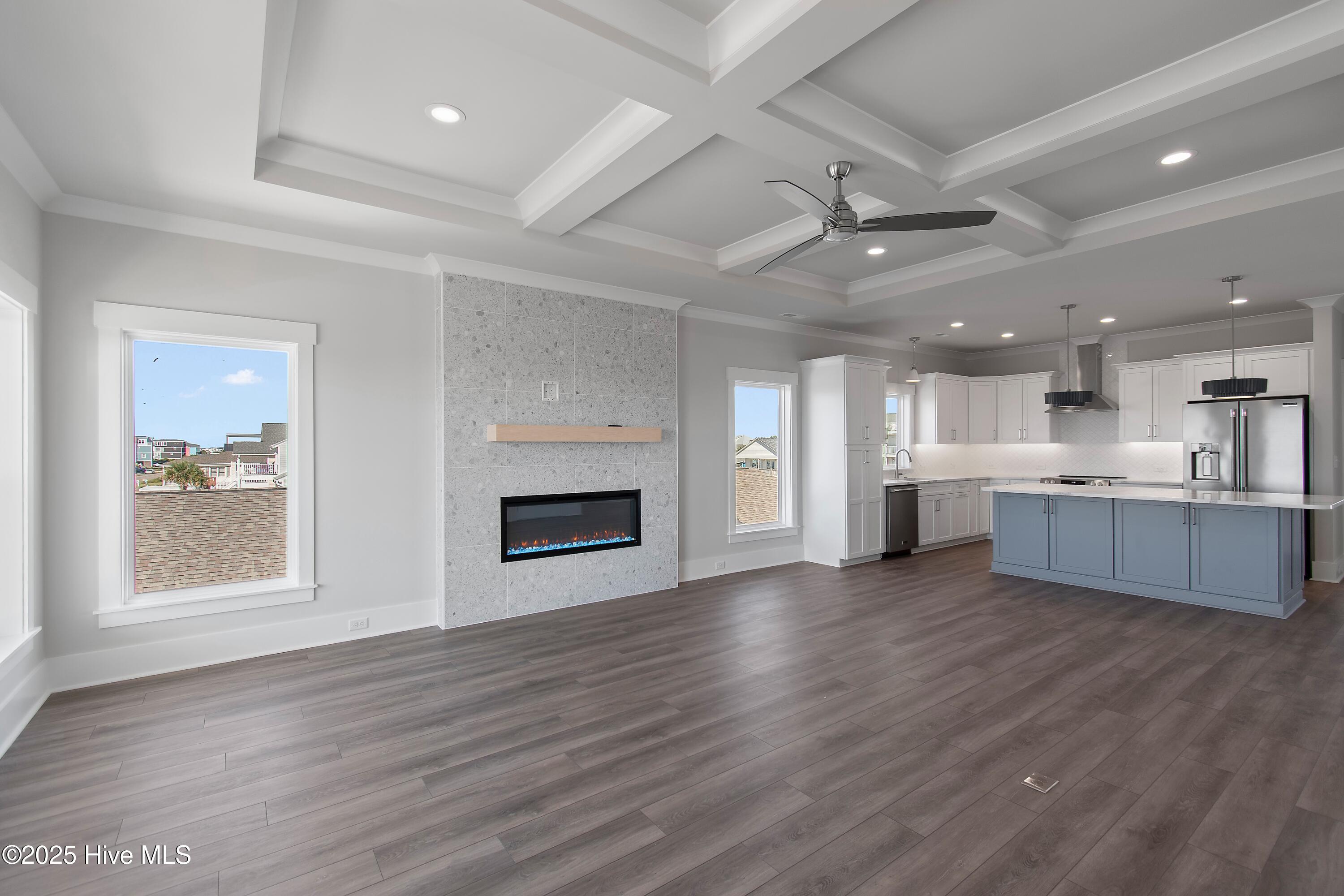 100511699 | Photo 28