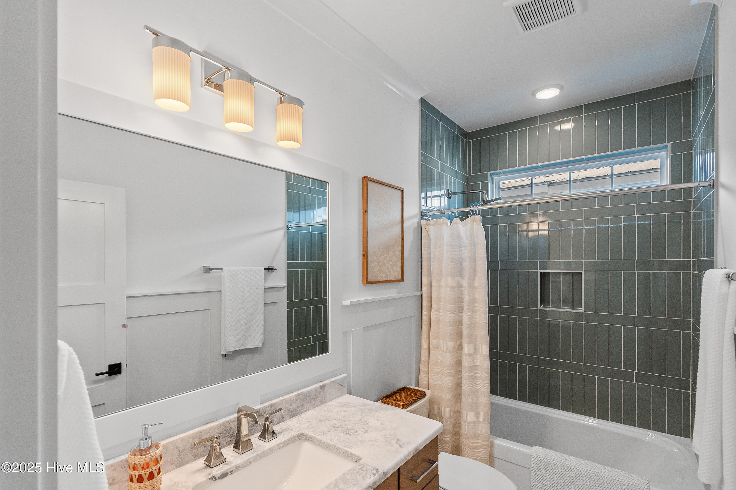 100471123 | Photo 10