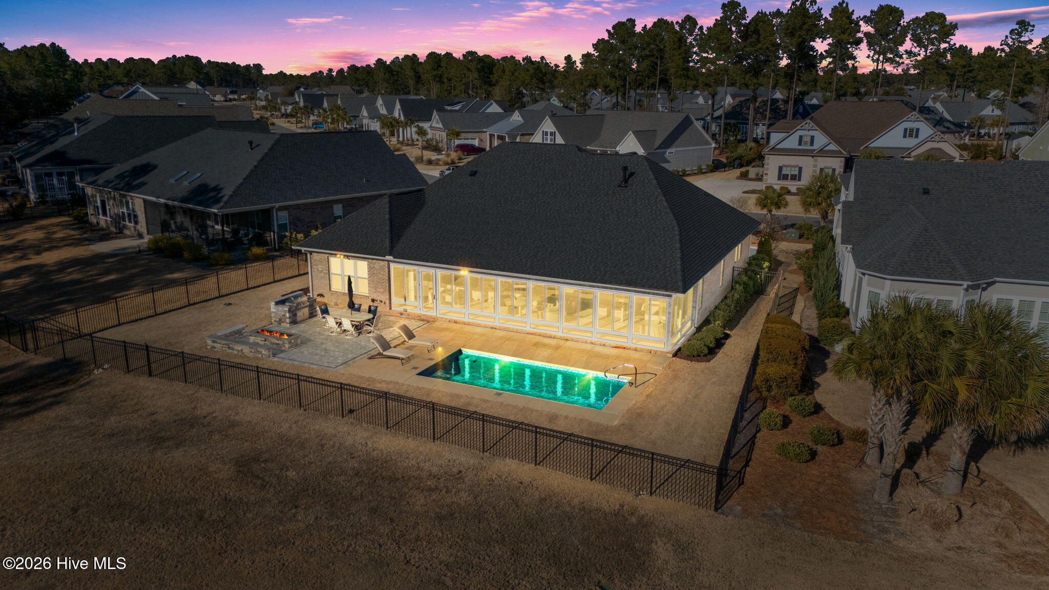 100555093 | Photo 59