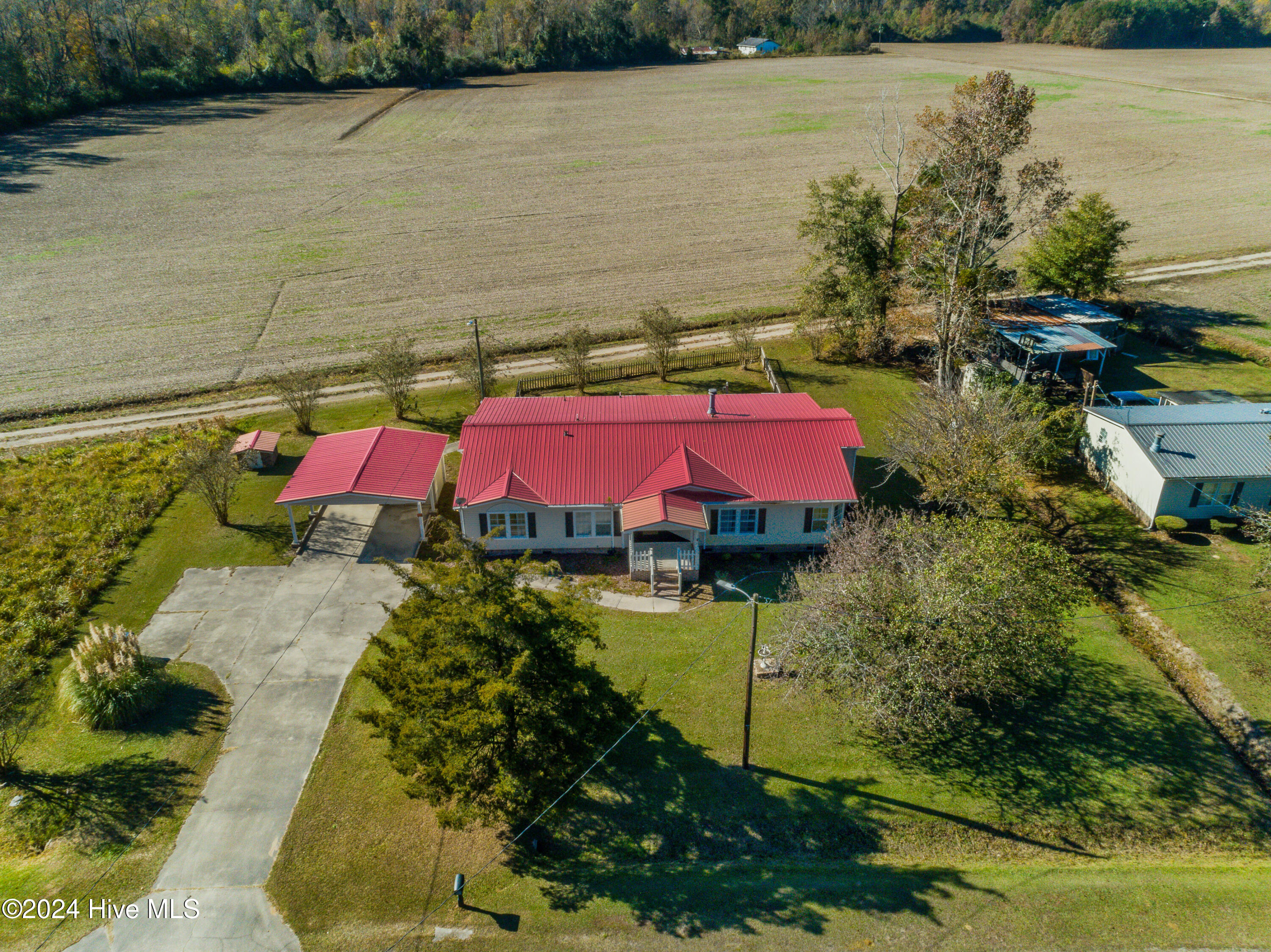 100566927 | Photo 41