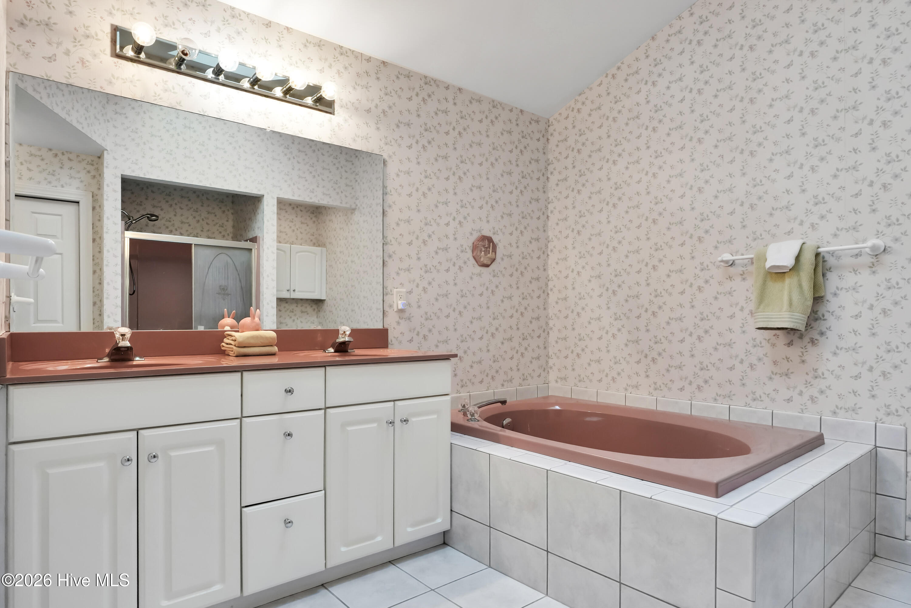 100567703 | Photo 22