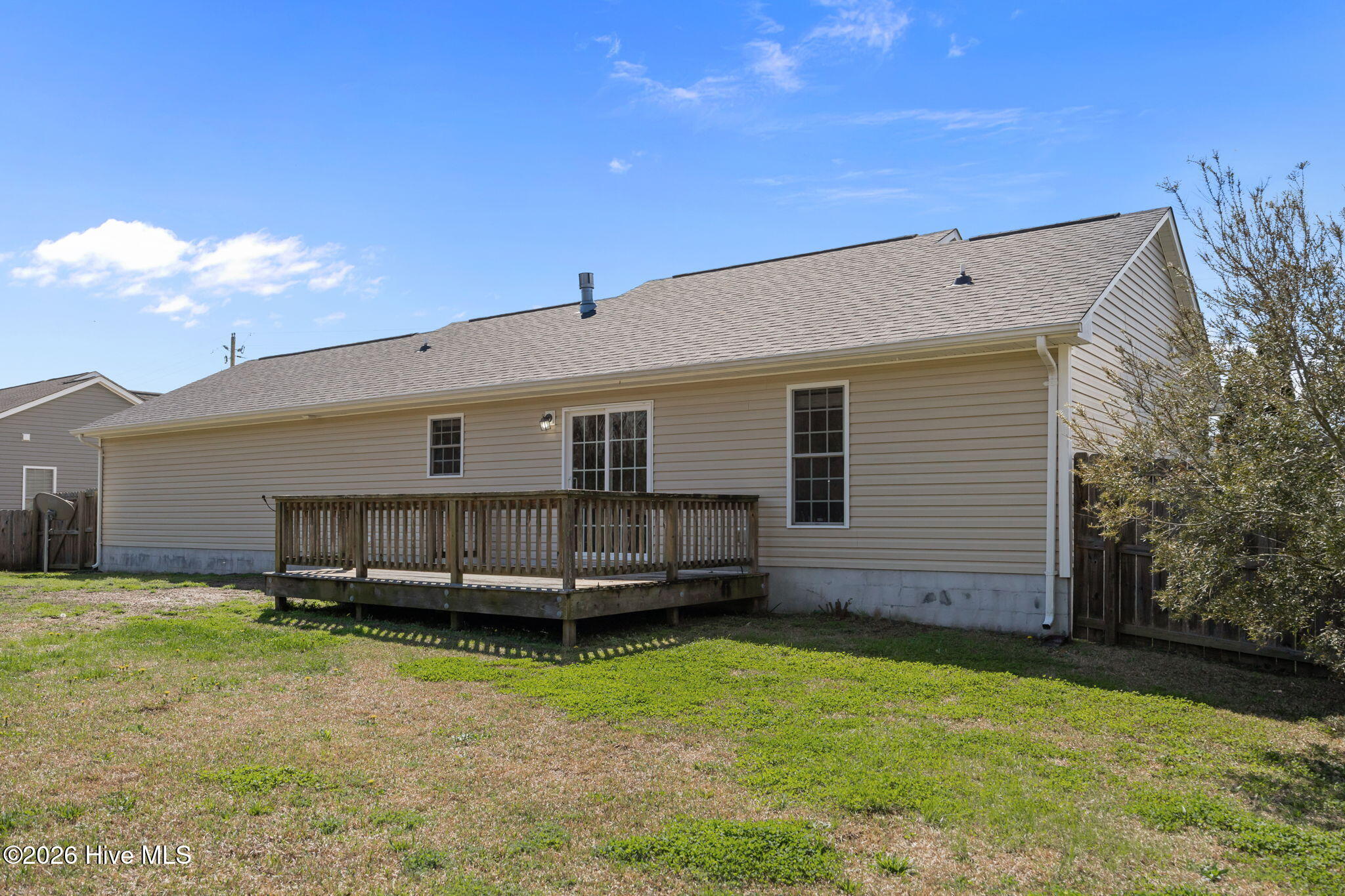 100547713 | Photo 33