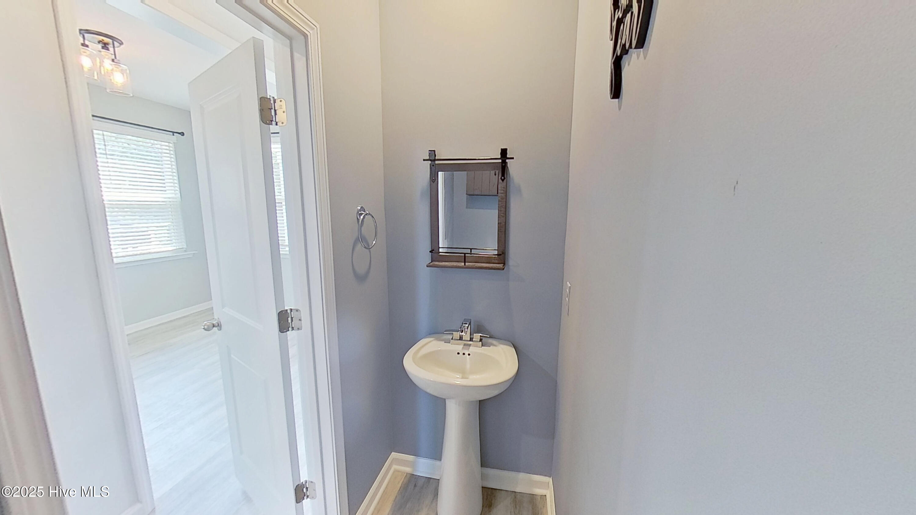 100509218 | Photo 12