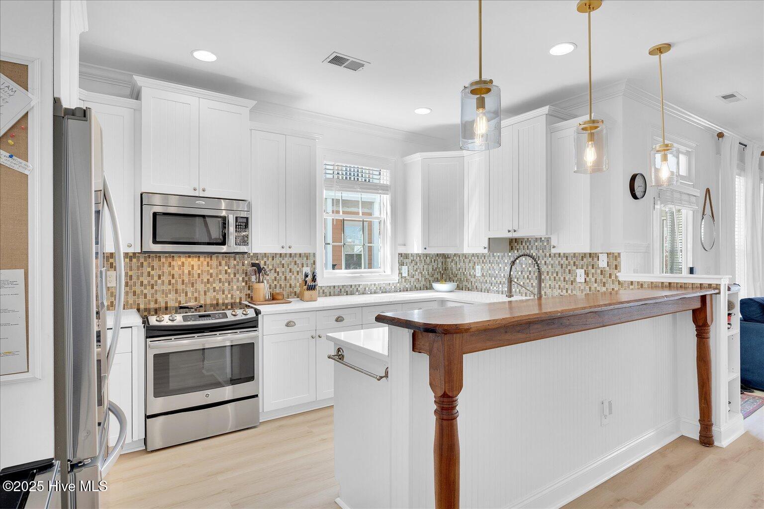 100545329 | Photo 36