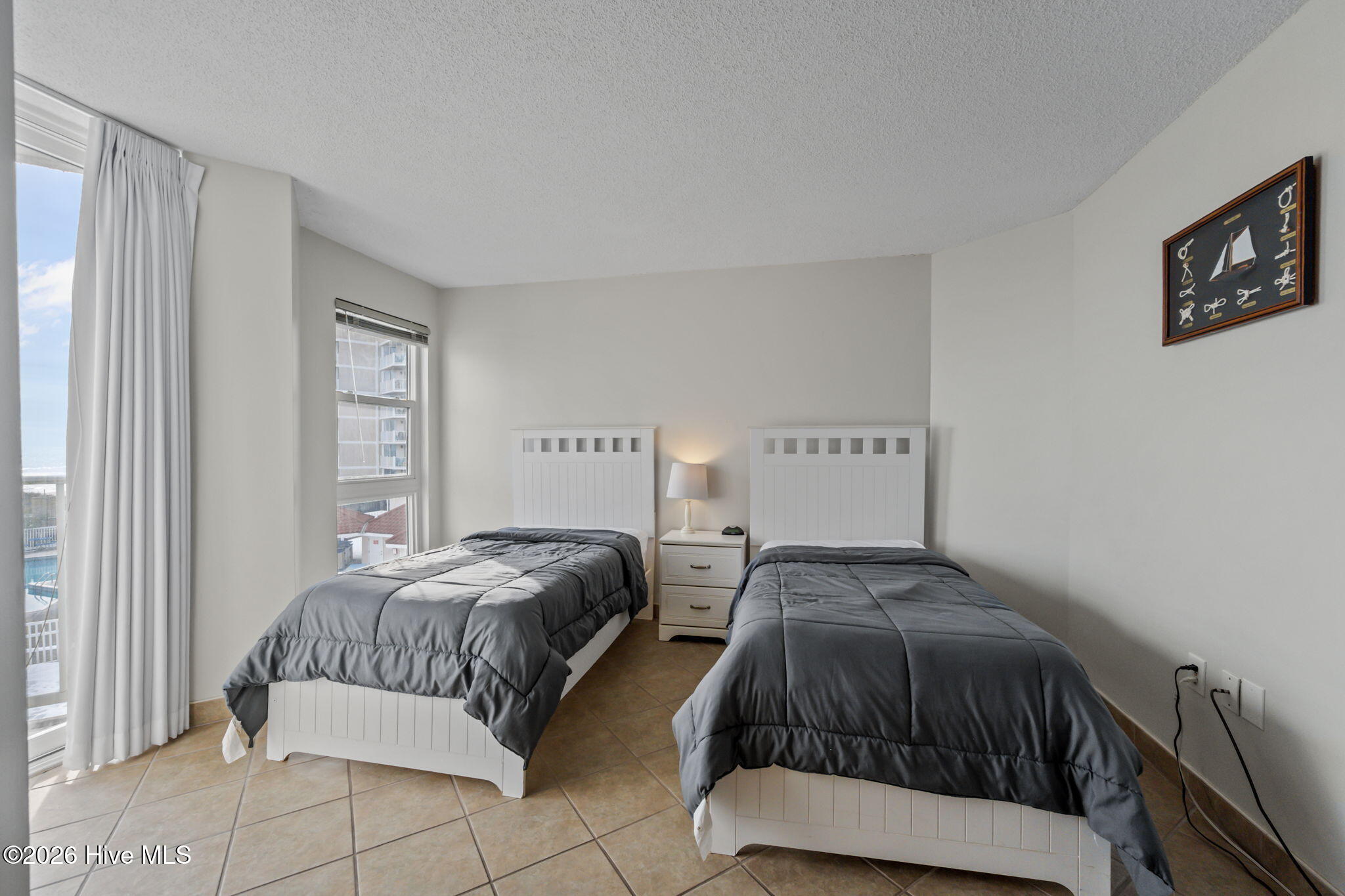 100552737 | Photo 26