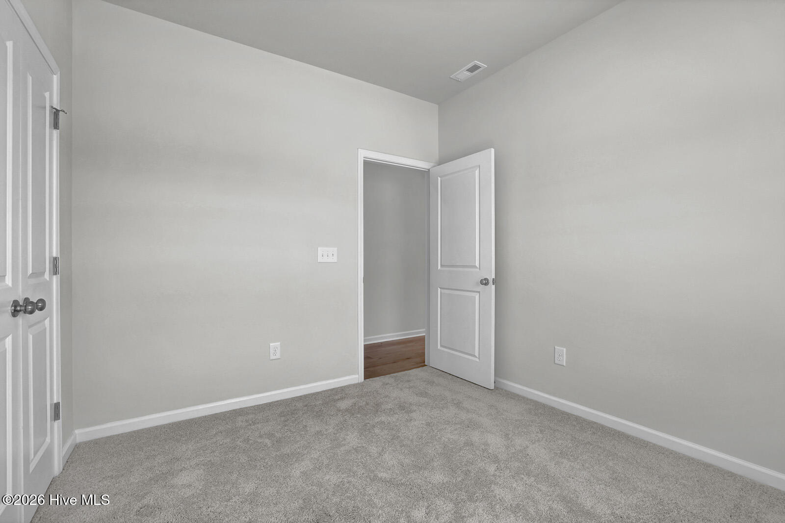 100551087 | Photo 17