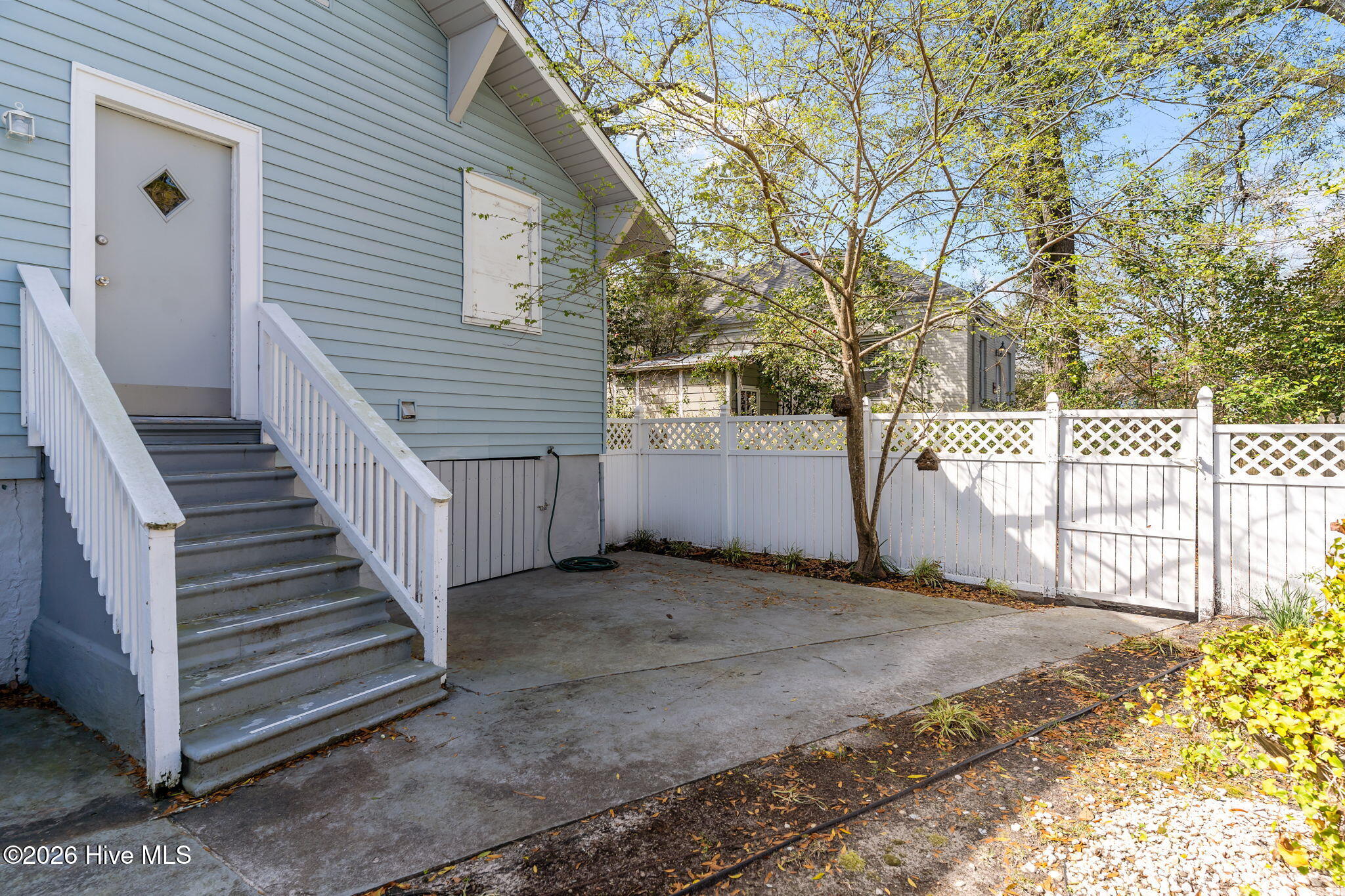 100561310 | Photo 36