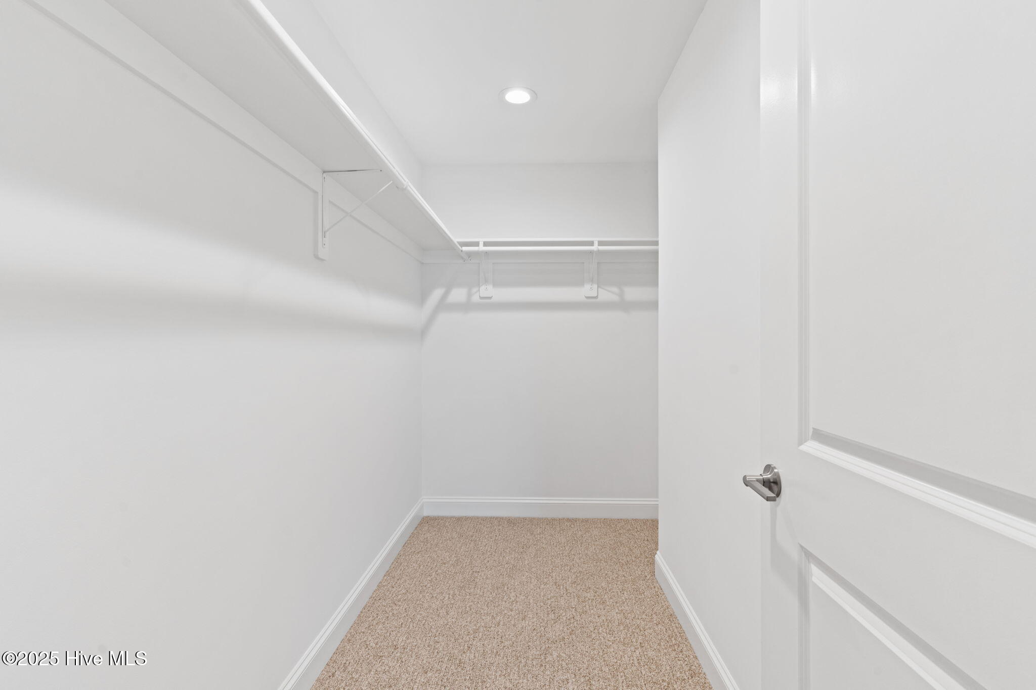 100524030 | Photo 57