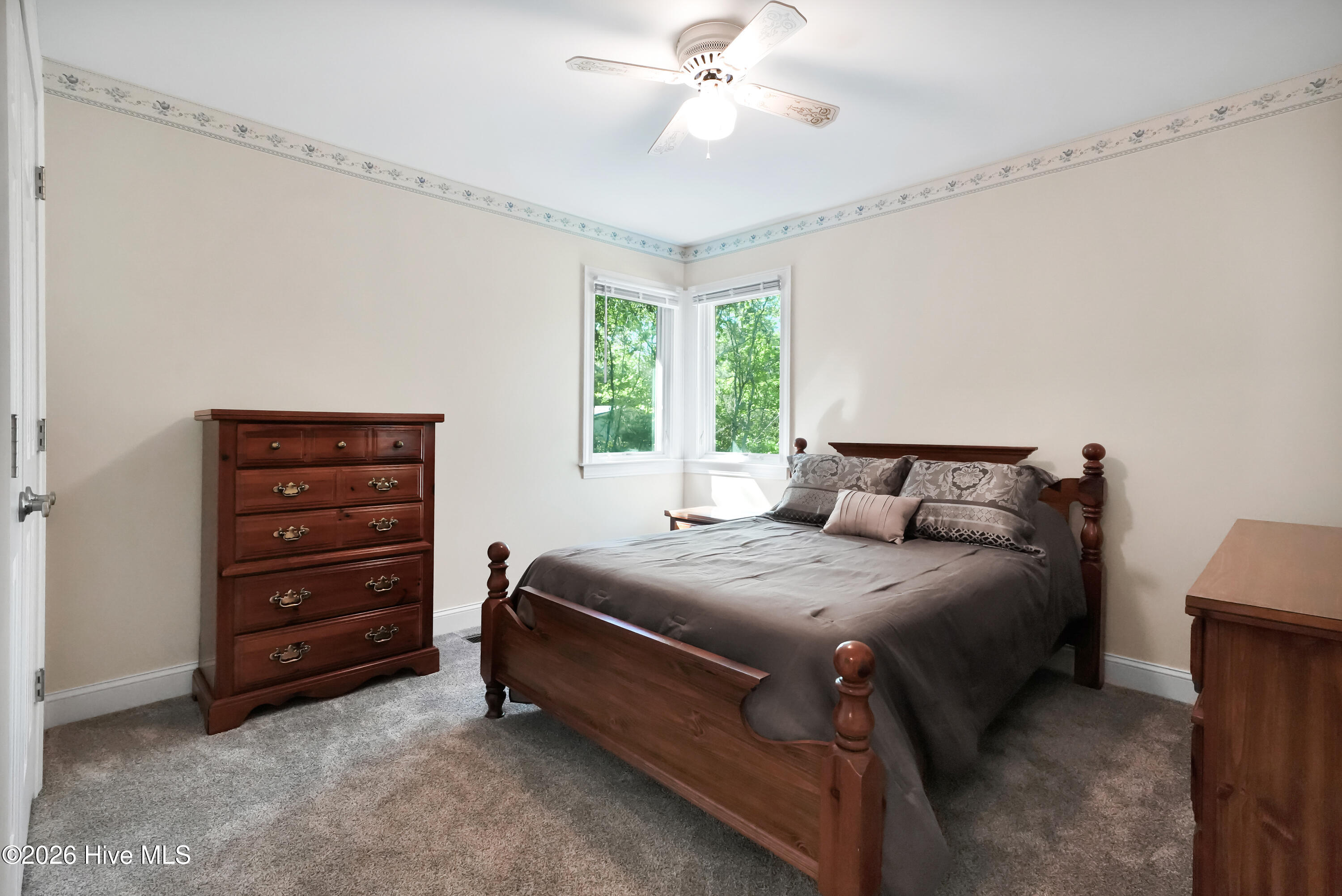 100567703 | Photo 28