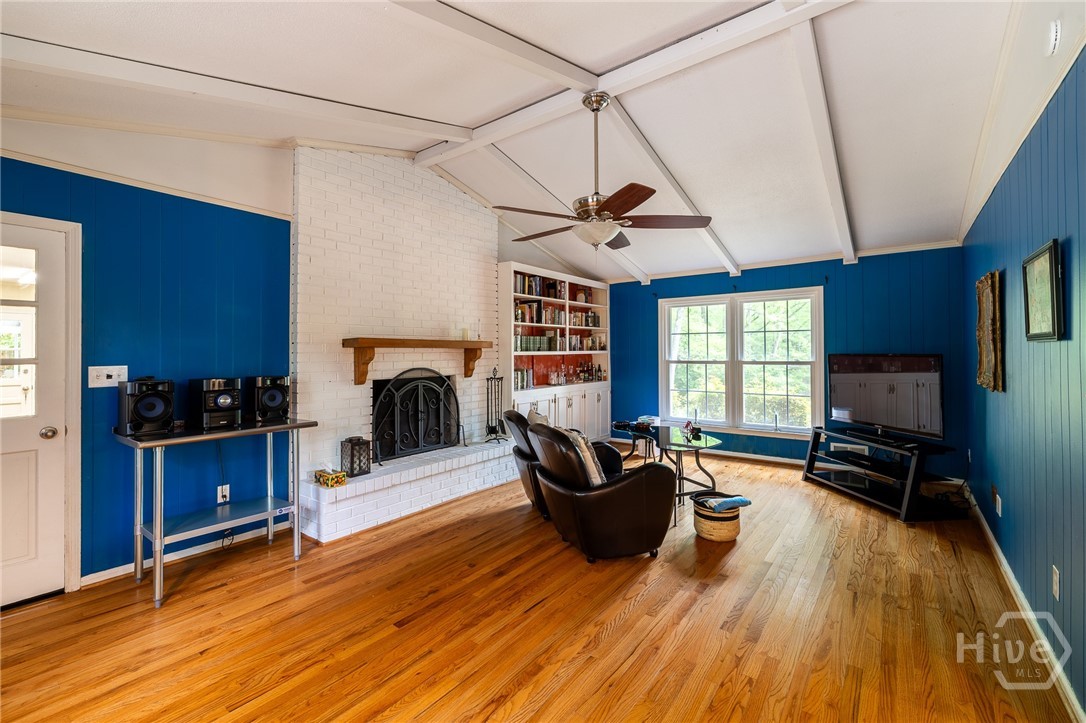 140 Rollingwood Drive