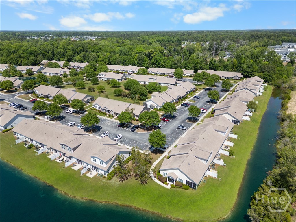 Within walking distance to the gym, numerous restaurants, ACE hardware & more