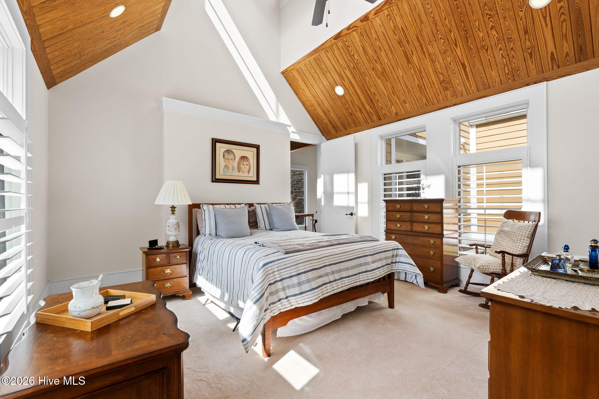 100563236 | Photo 42