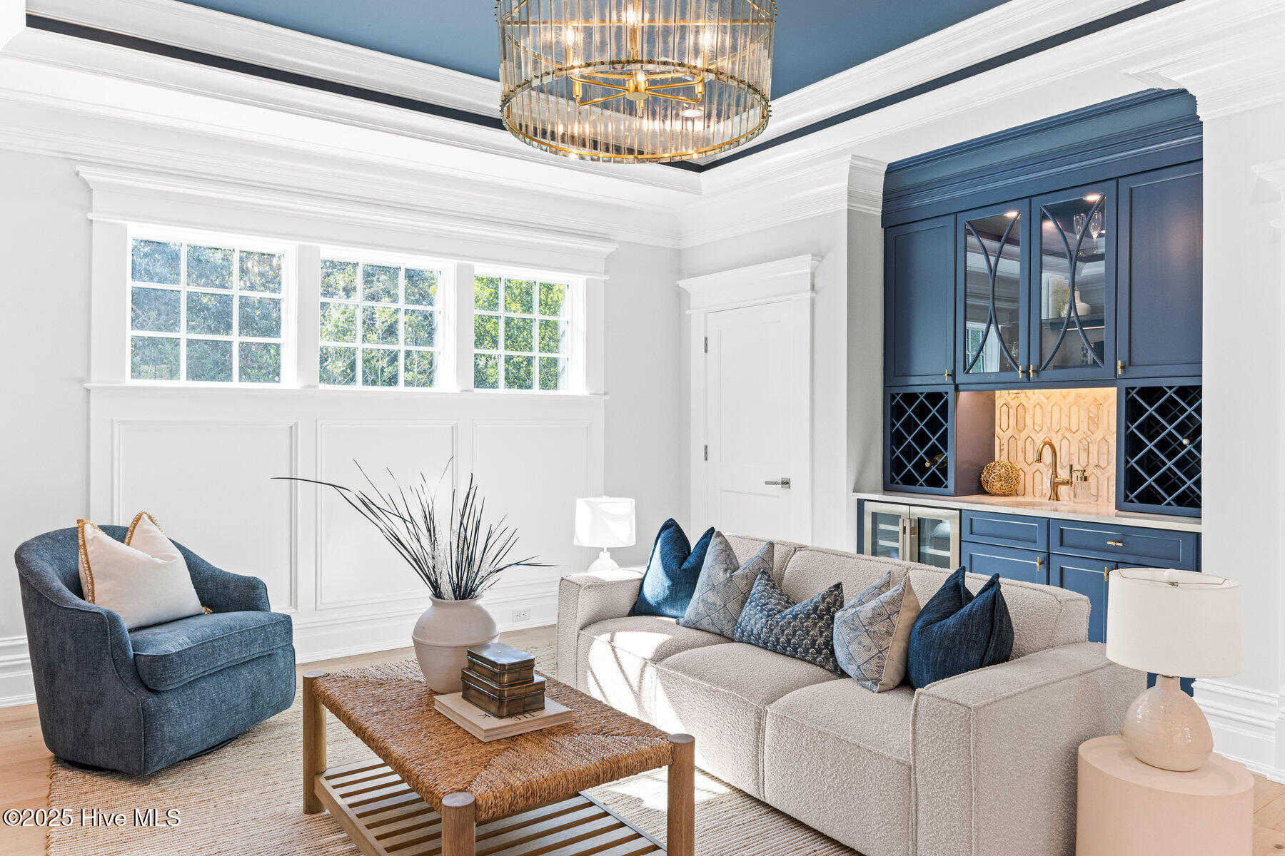 100401243 | Photo 51