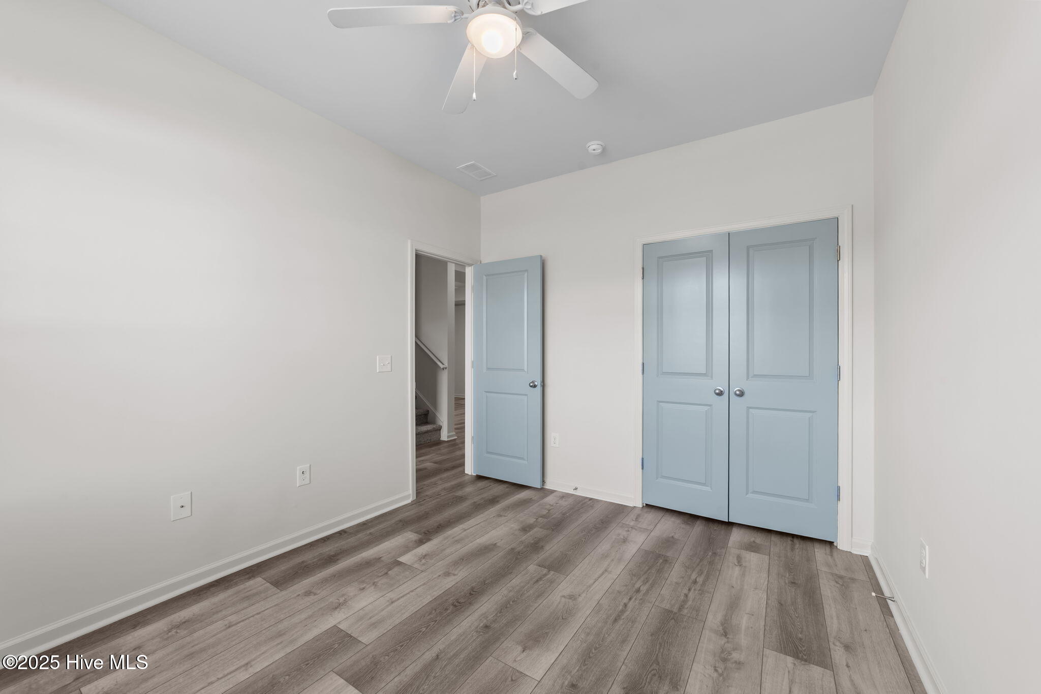 100533102 | Photo 26