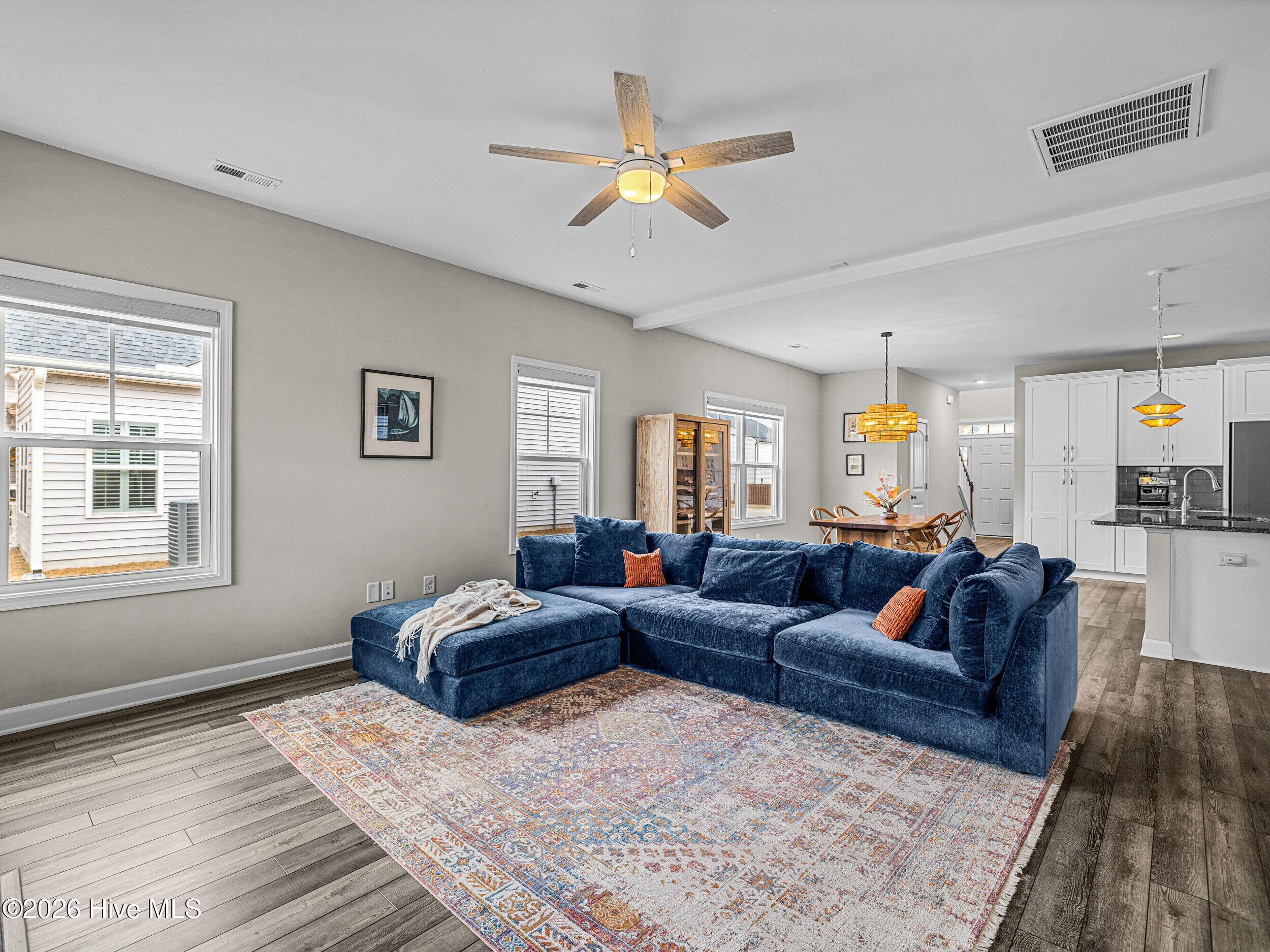 100558096 | Photo 29