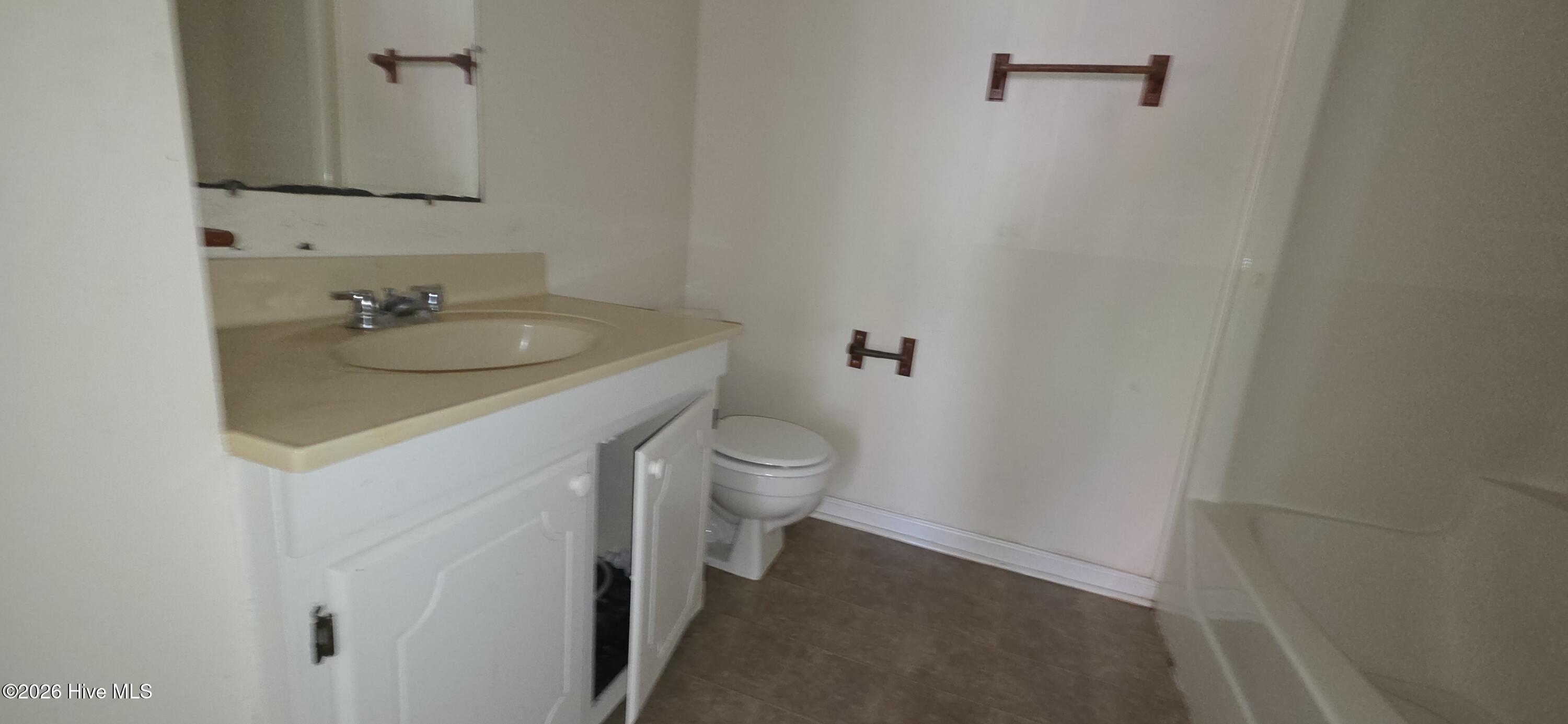 100565351 | Photo 10