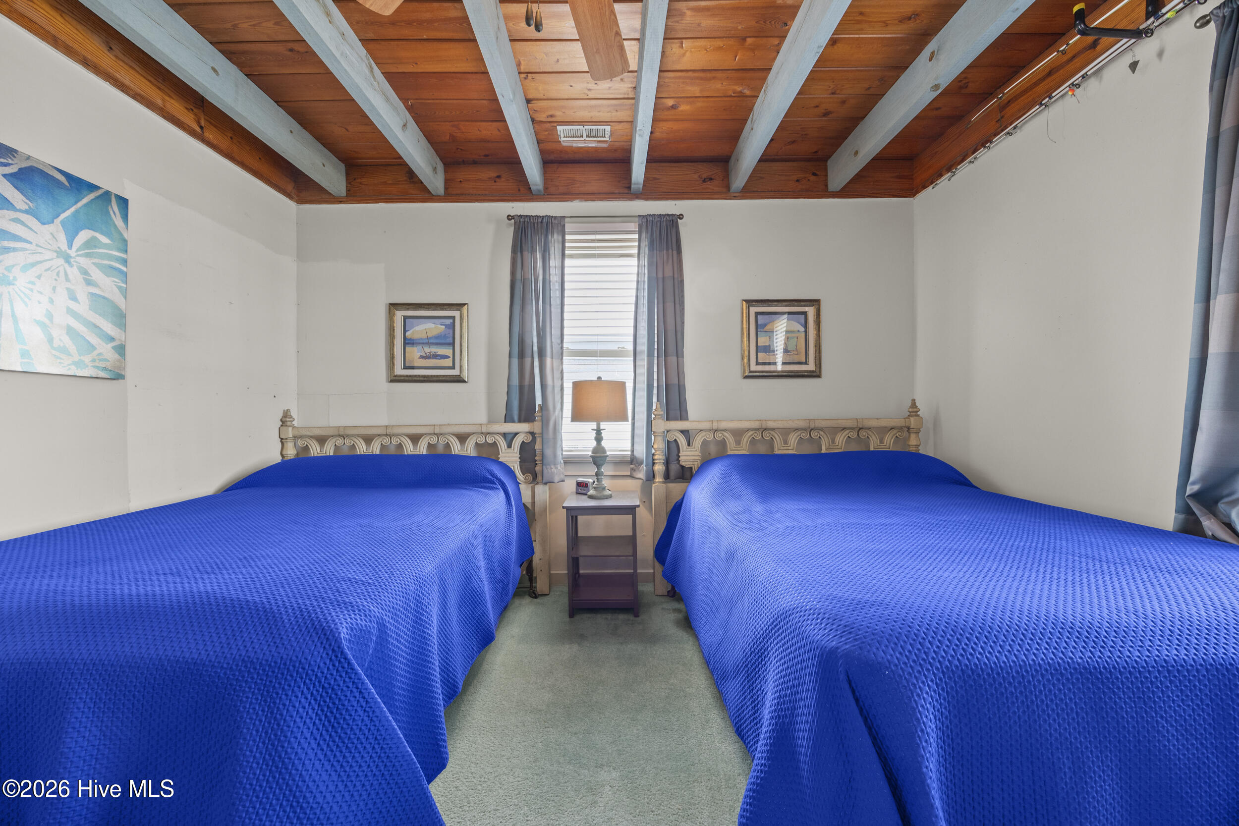 100563115 | Photo 47