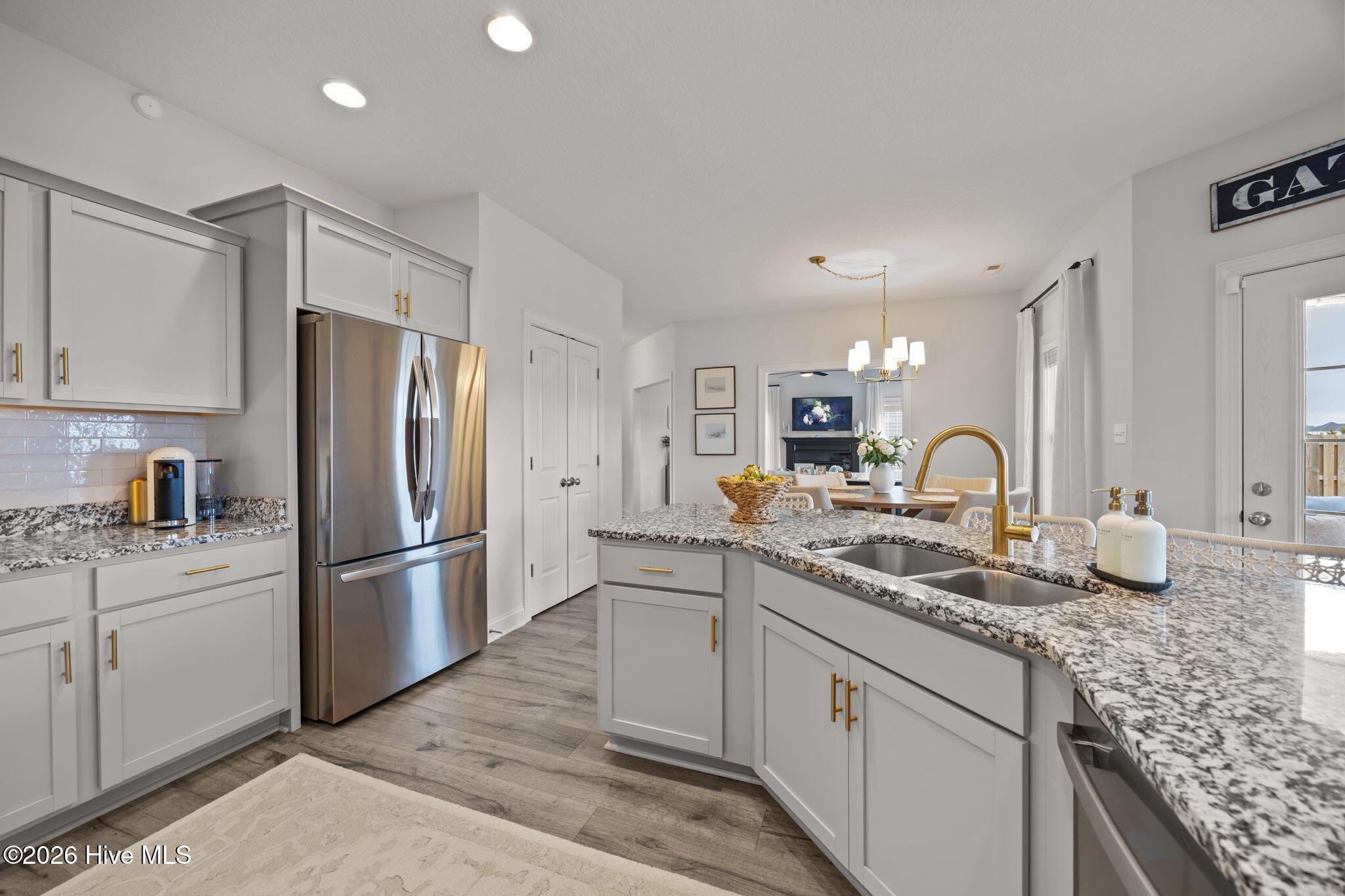 100555246 | Photo 11