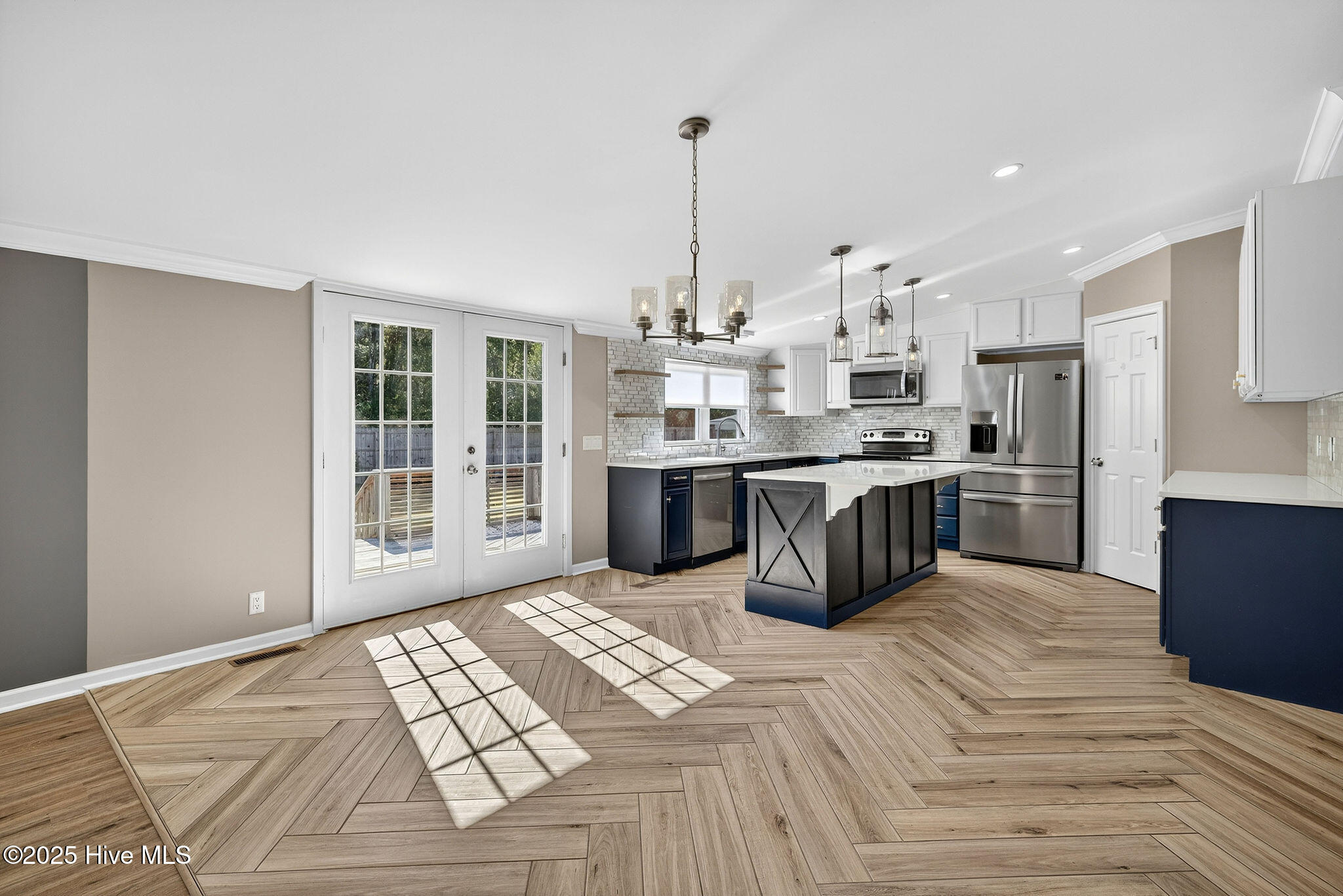 100540799 | Photo 16