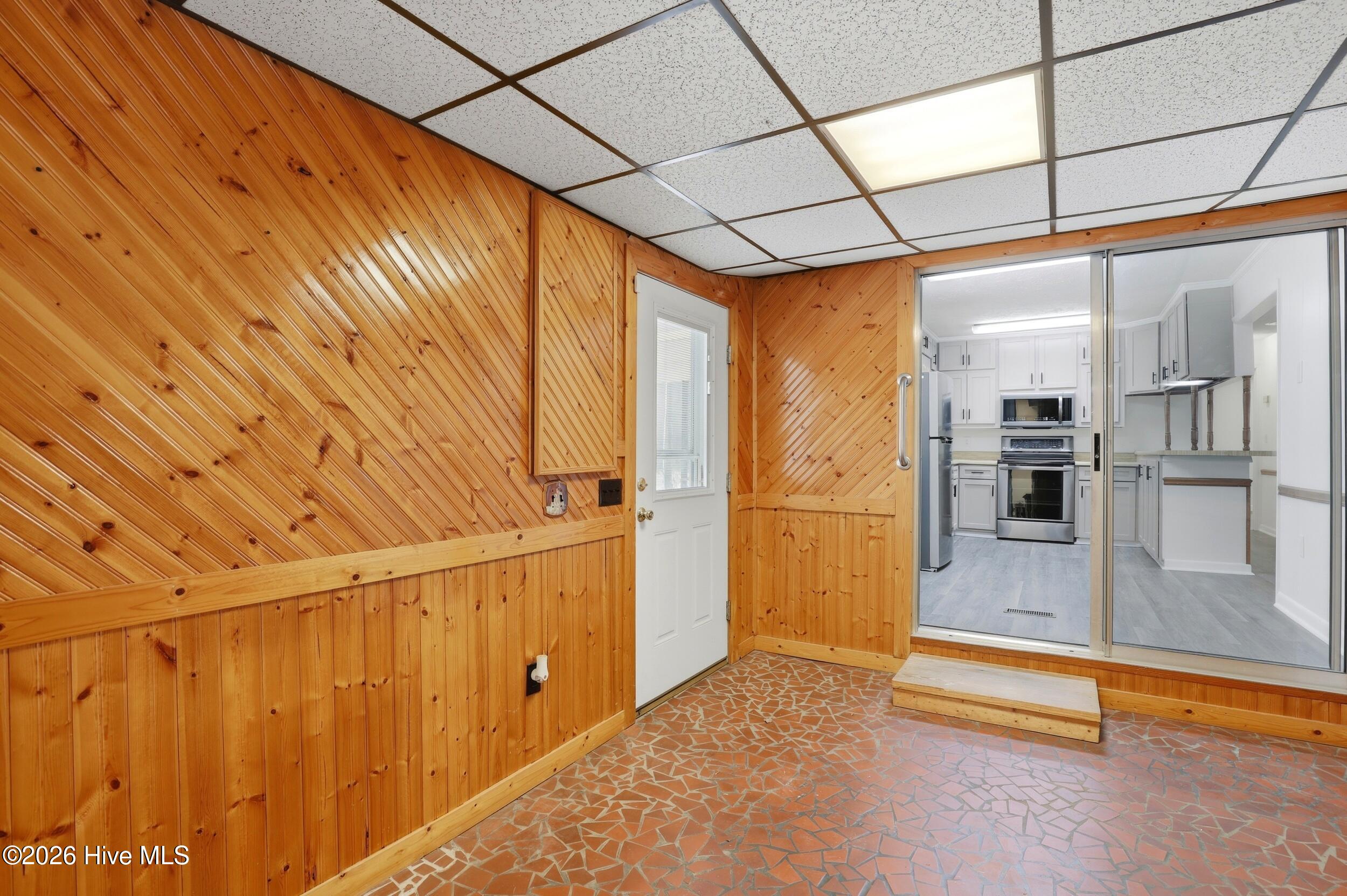 100561311 | Photo 10