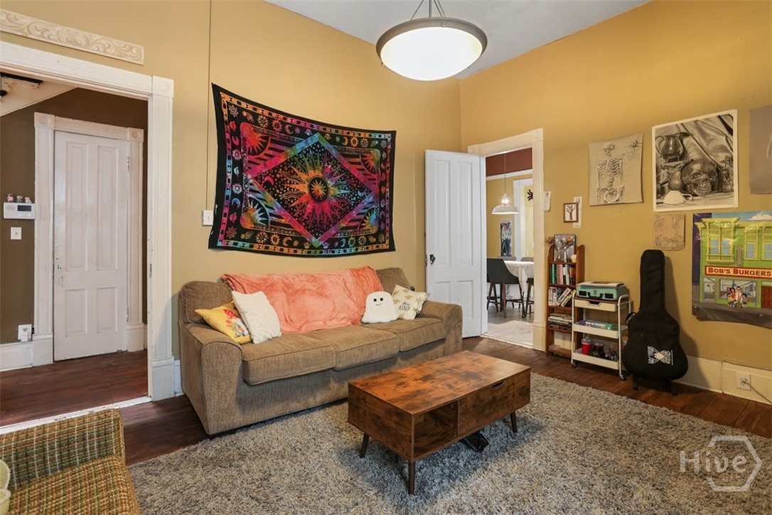 207 W 38th Street