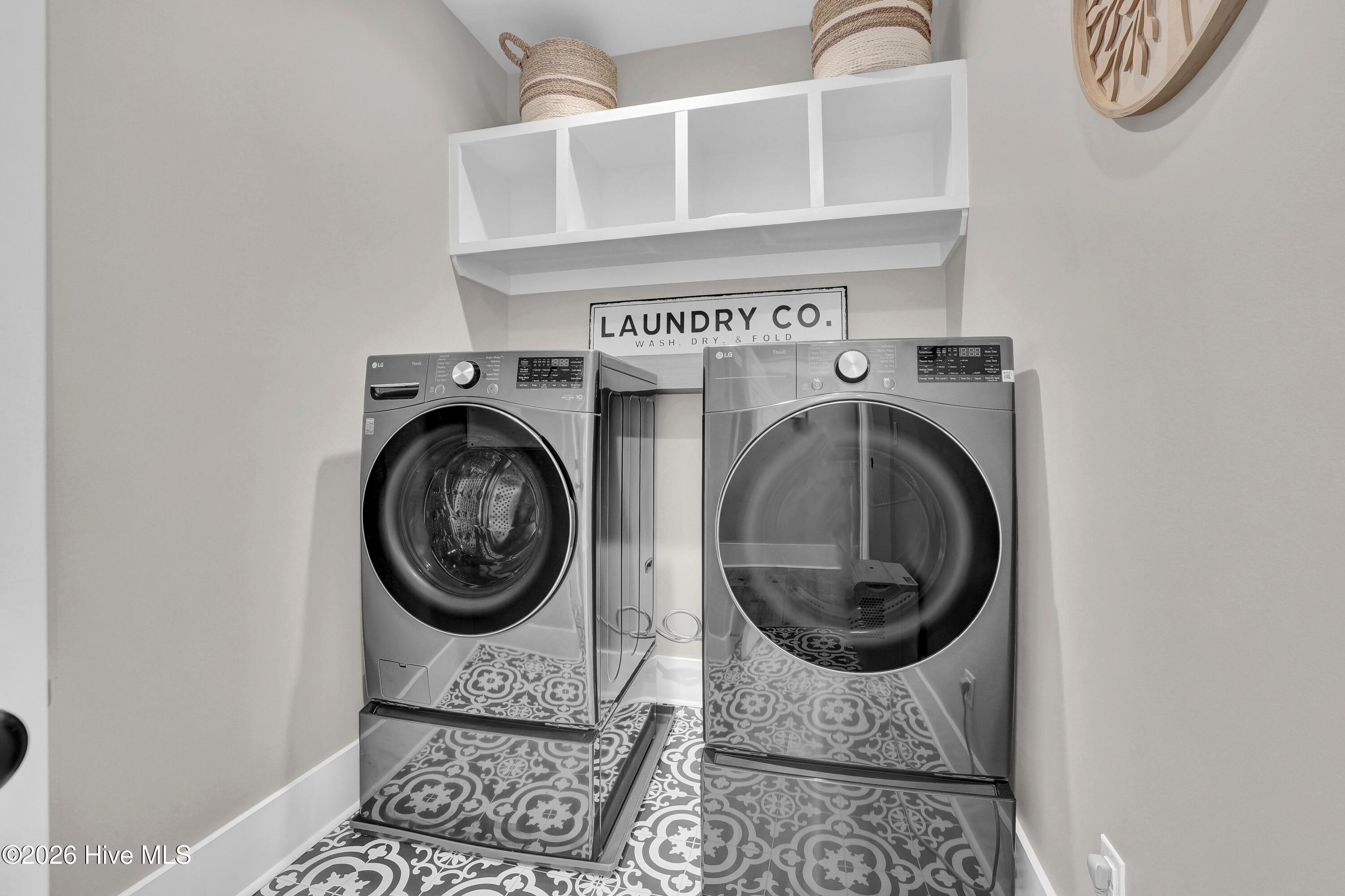 100564139 | Photo 34