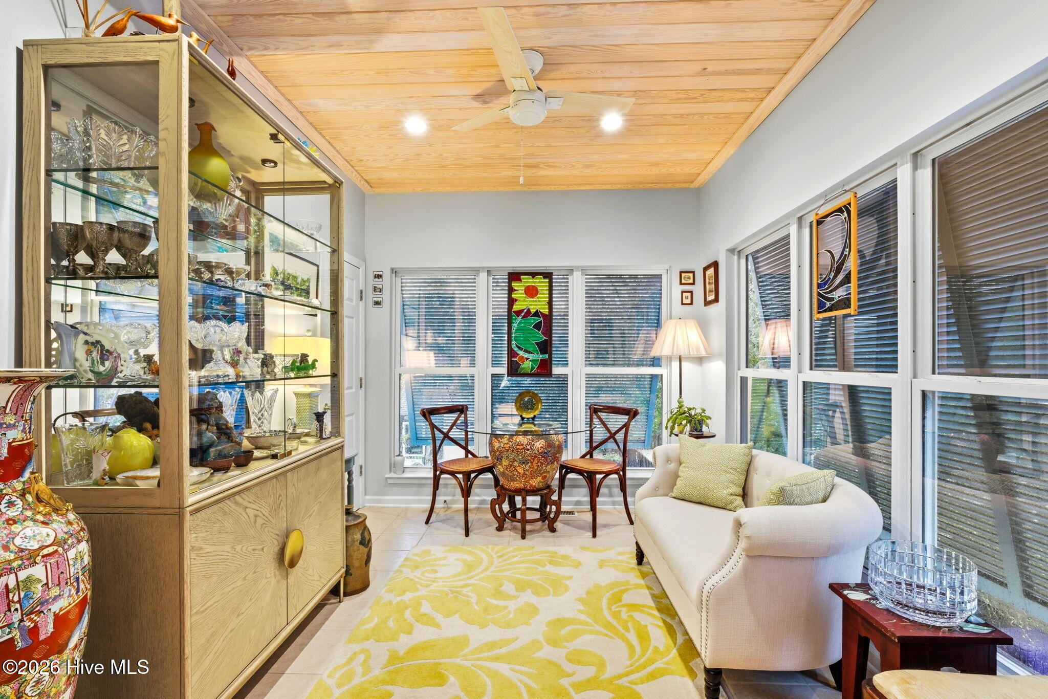 100556182 | Photo 13